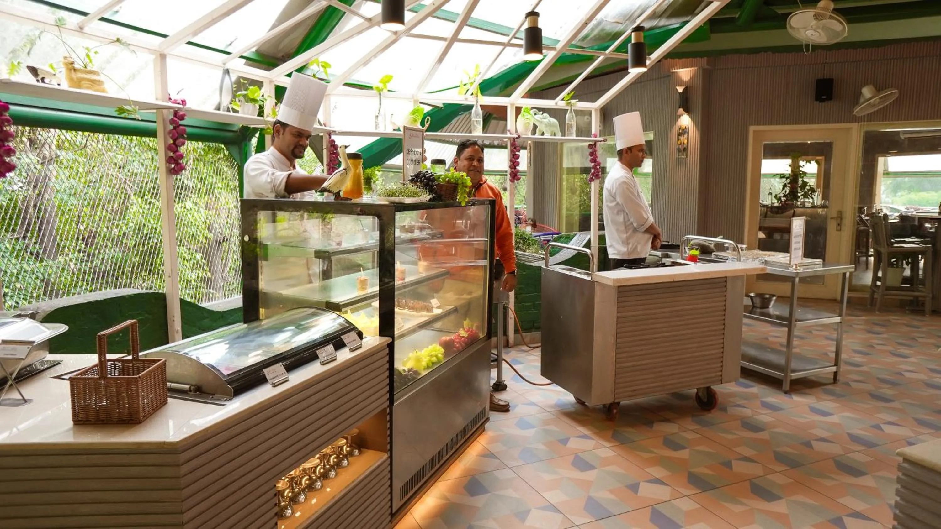 Restaurant/places to eat in The Solluna Resort