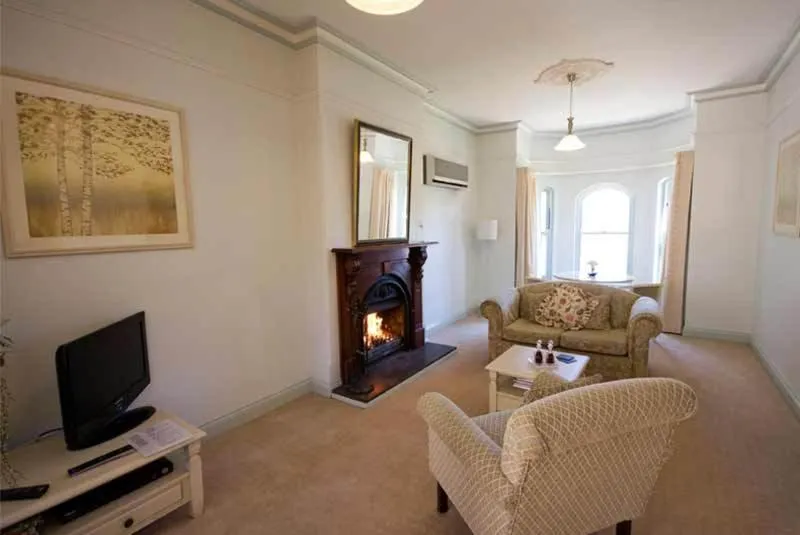 Living room in Brice Hill Country Lodge