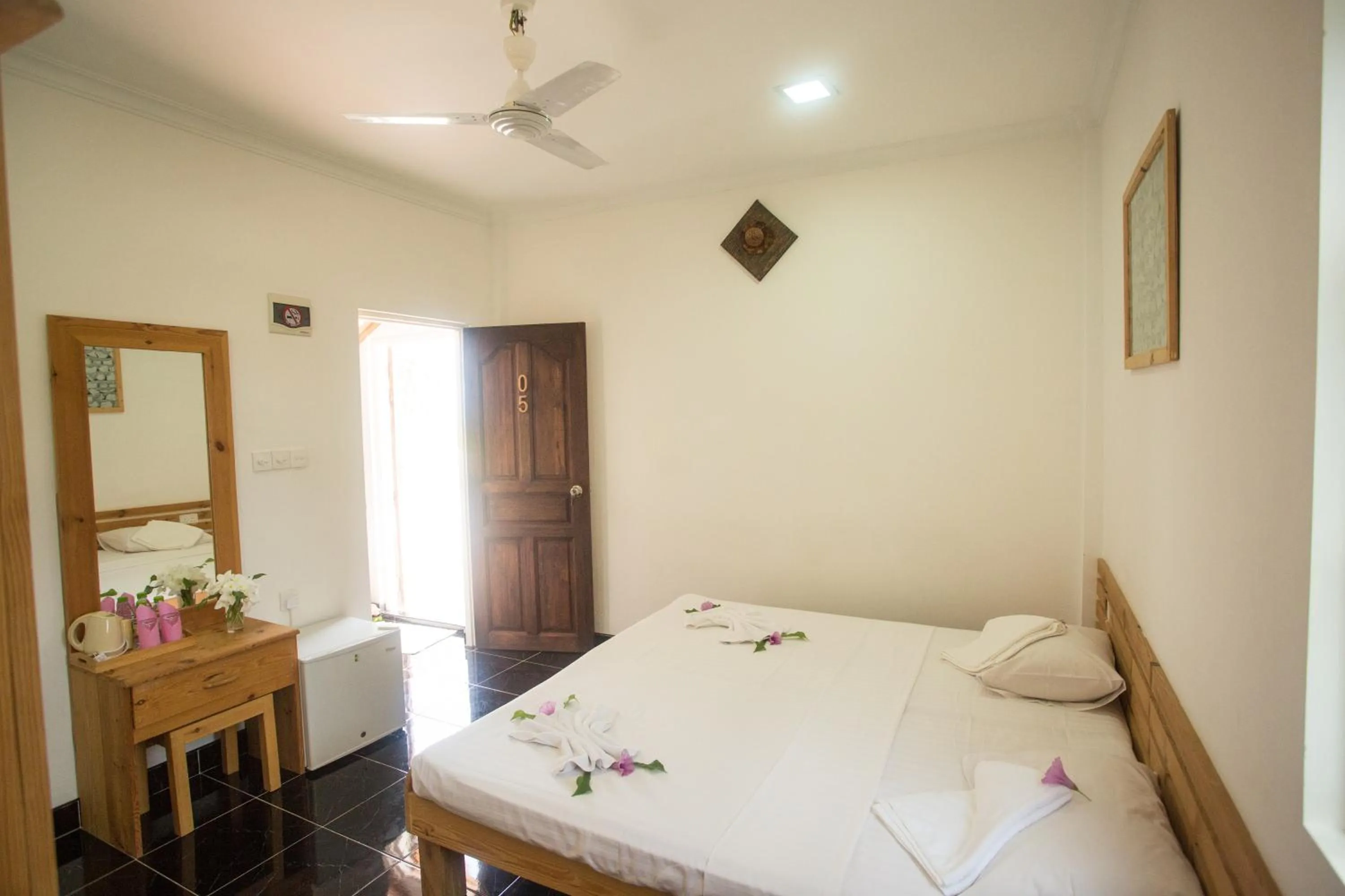 Bedroom, Bed in Faza View Inn, Maafushi