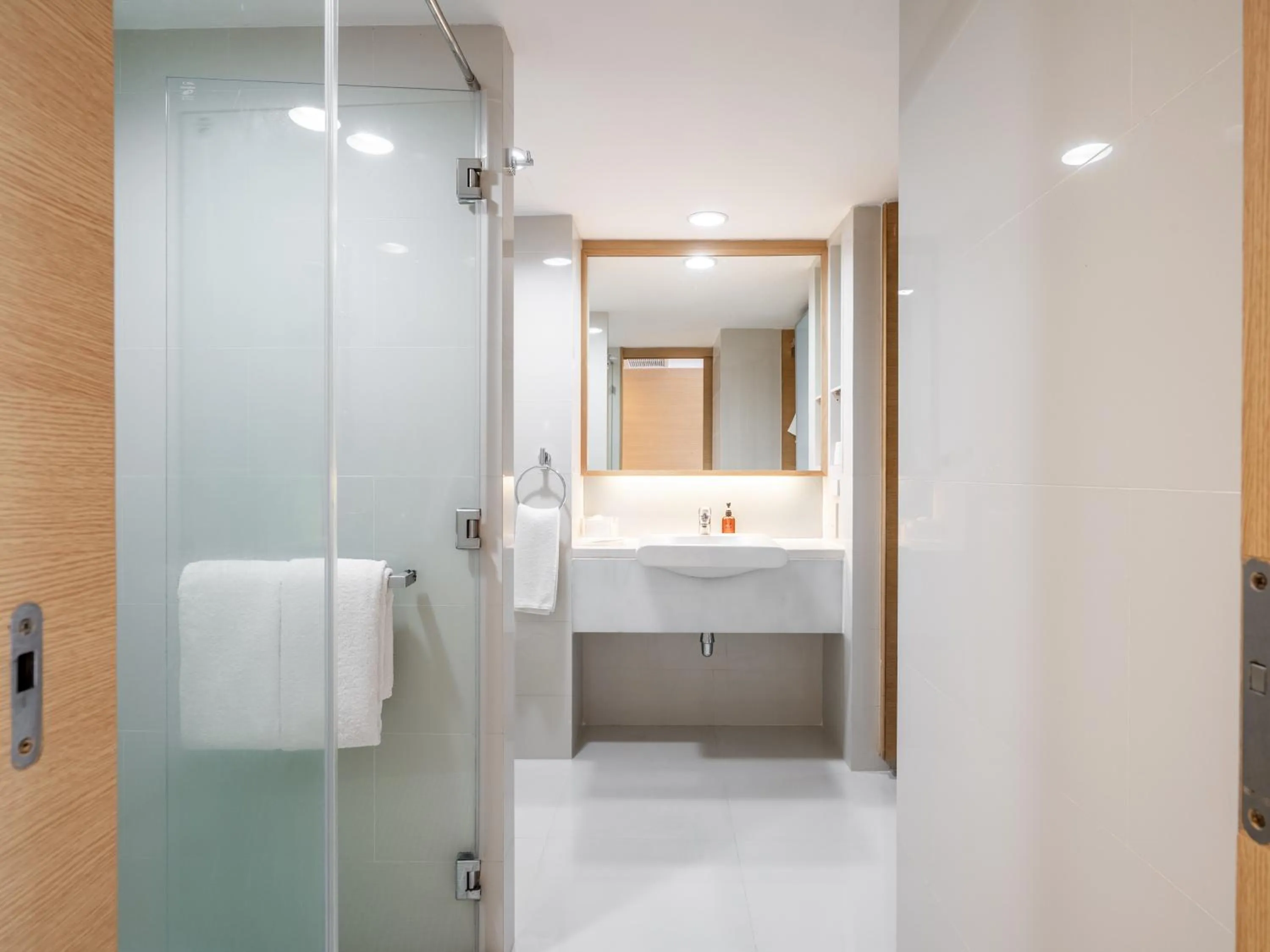 Shower in VELA Dhi GLOW Pratunam