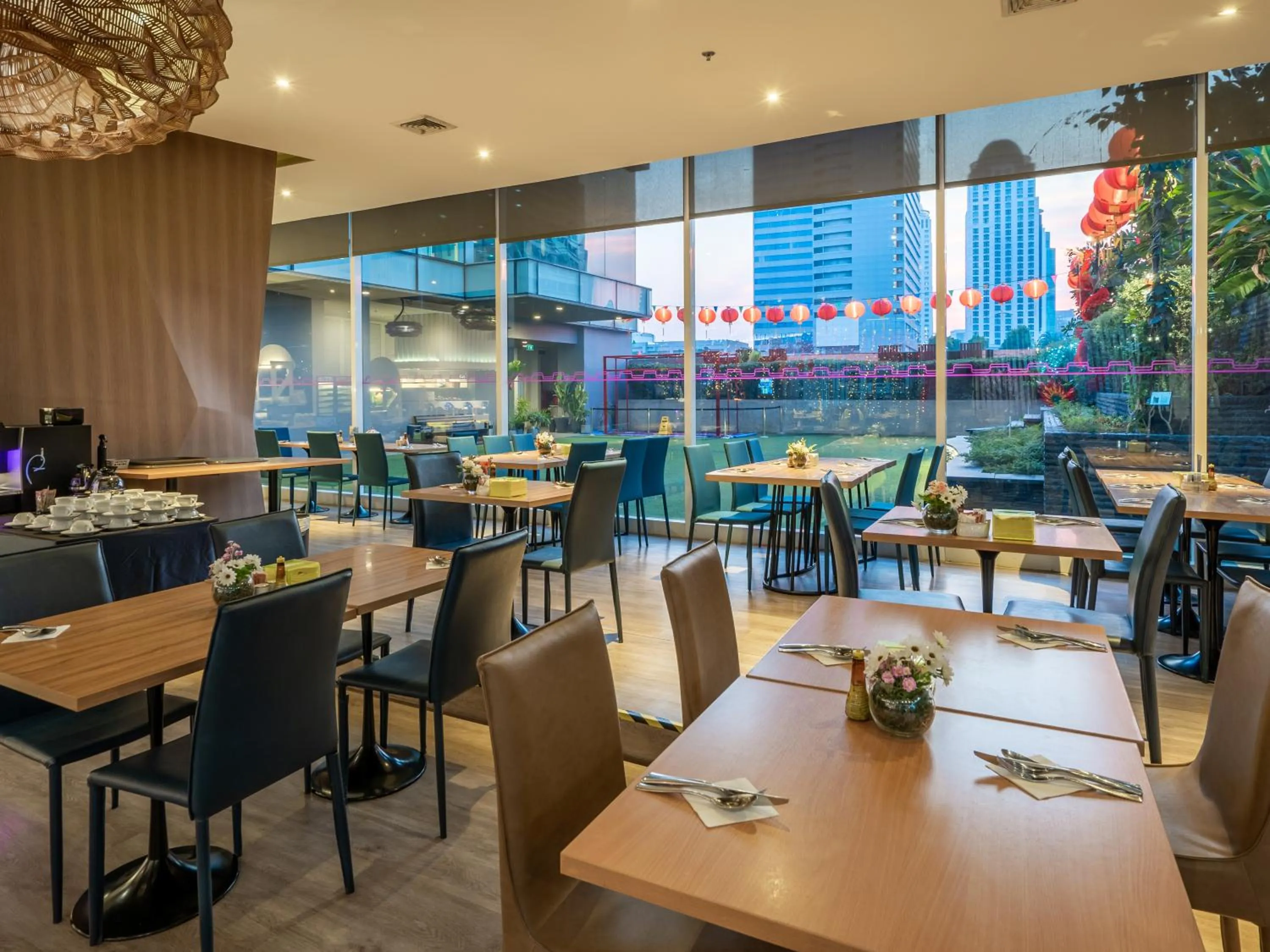 Restaurant/places to eat in VELA Dhi GLOW Pratunam