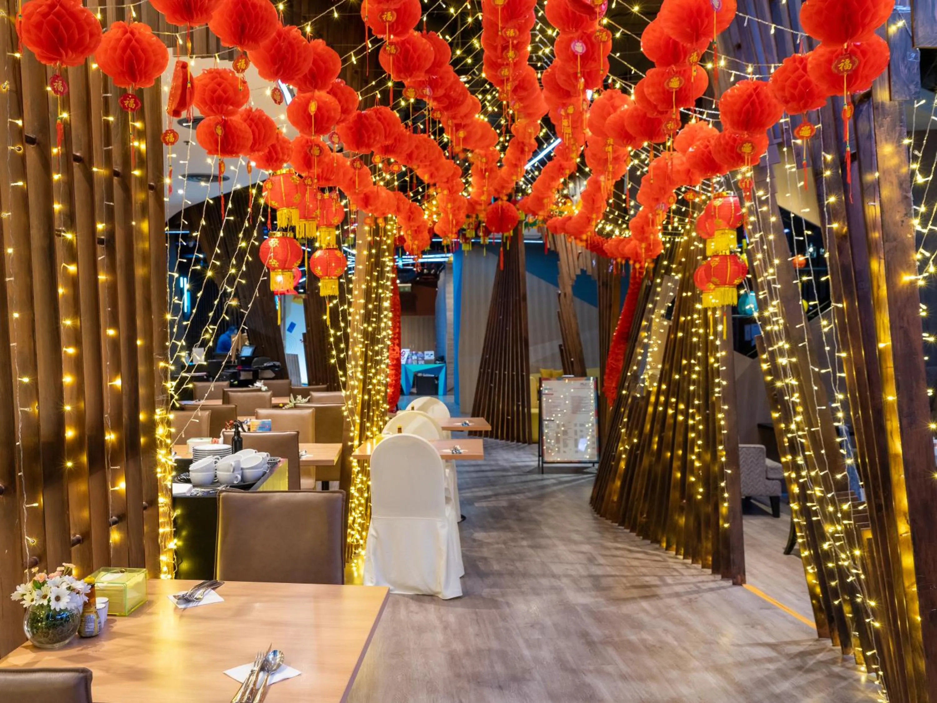 Restaurant/places to eat in VELA Dhi GLOW Pratunam