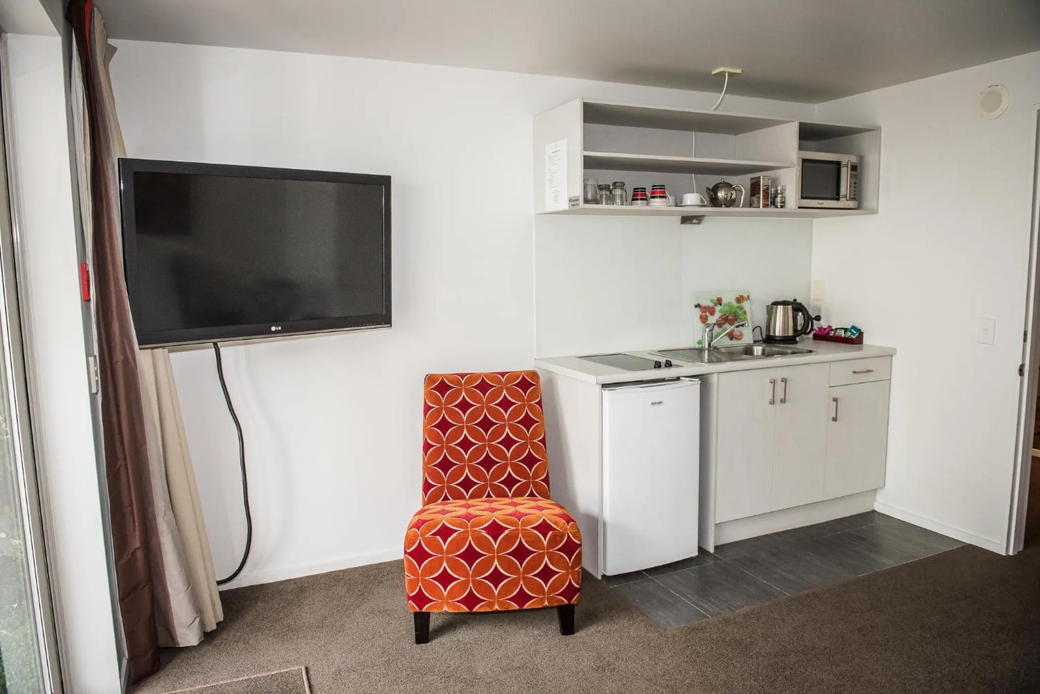 TV and multimedia in The Grange Motel