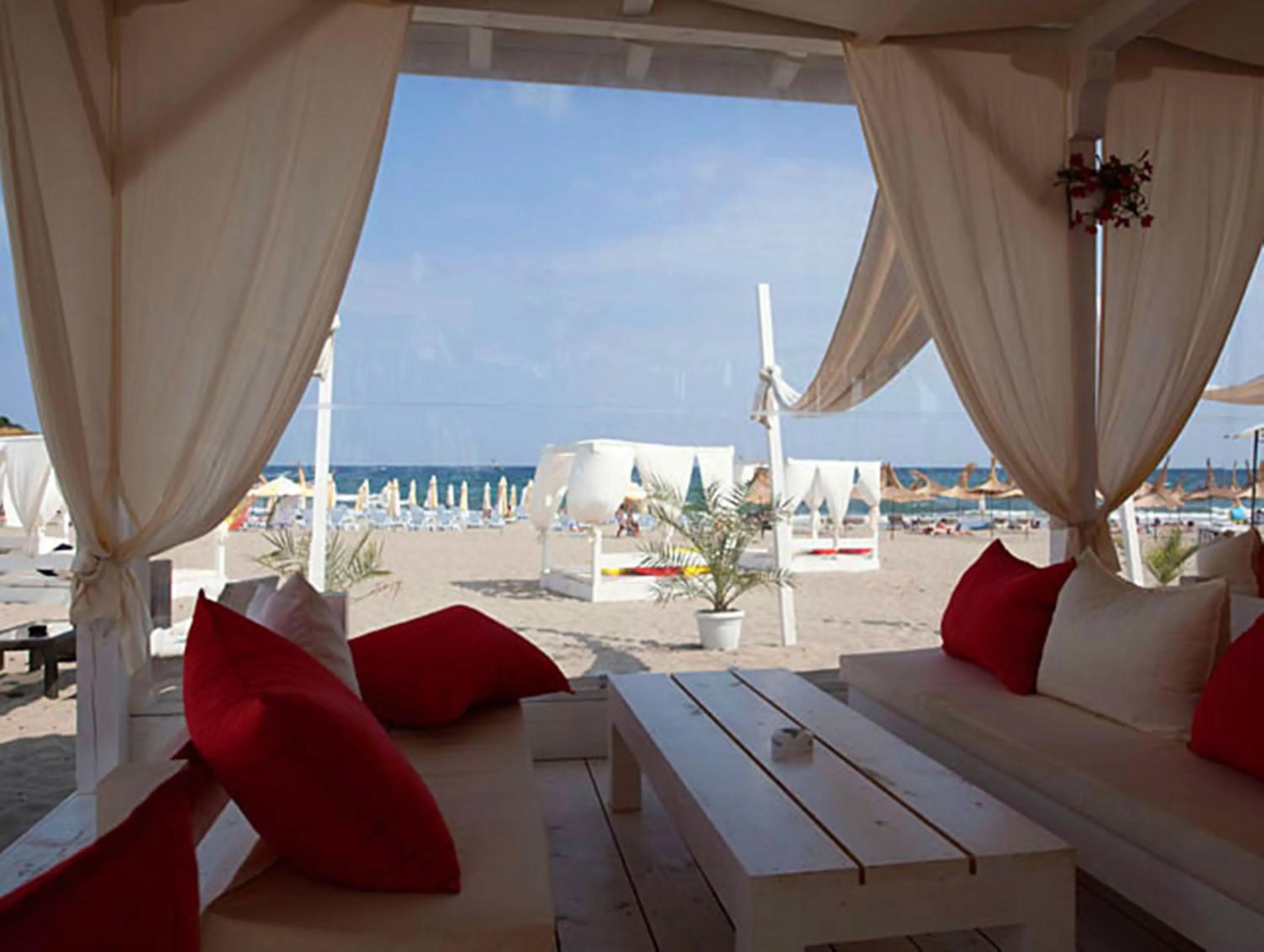 Area and facilities in Menada Nestinarka Apartments