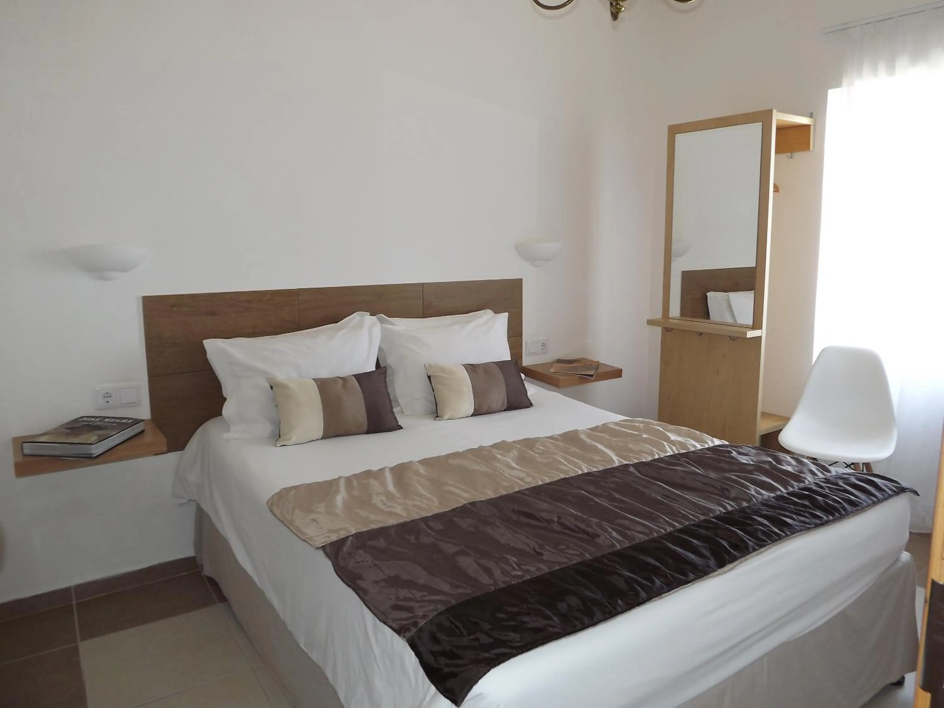 Photo of the whole room in Hotel Mar Azul