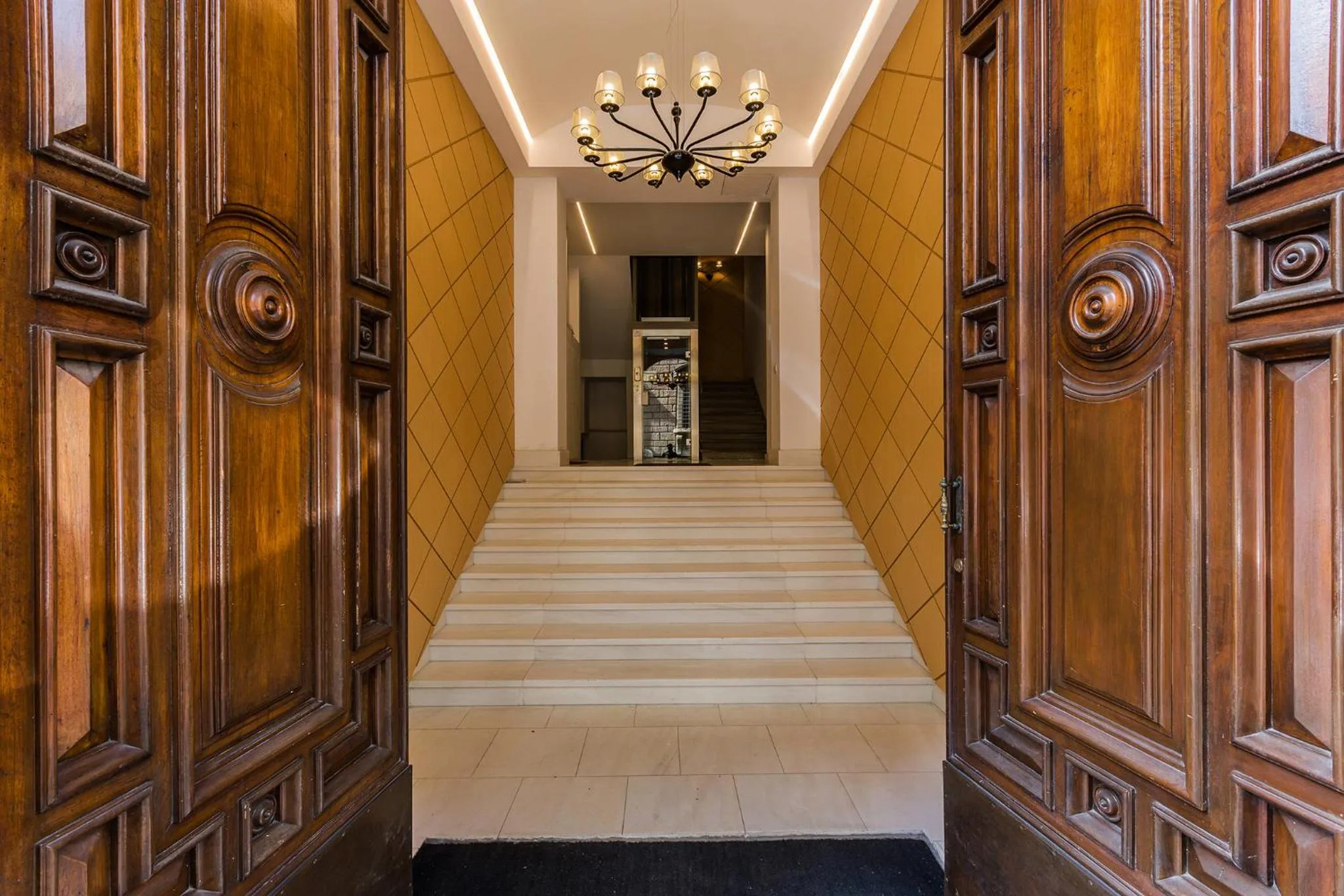 Facade/entrance in VRooms All'Angolo Del Duomo