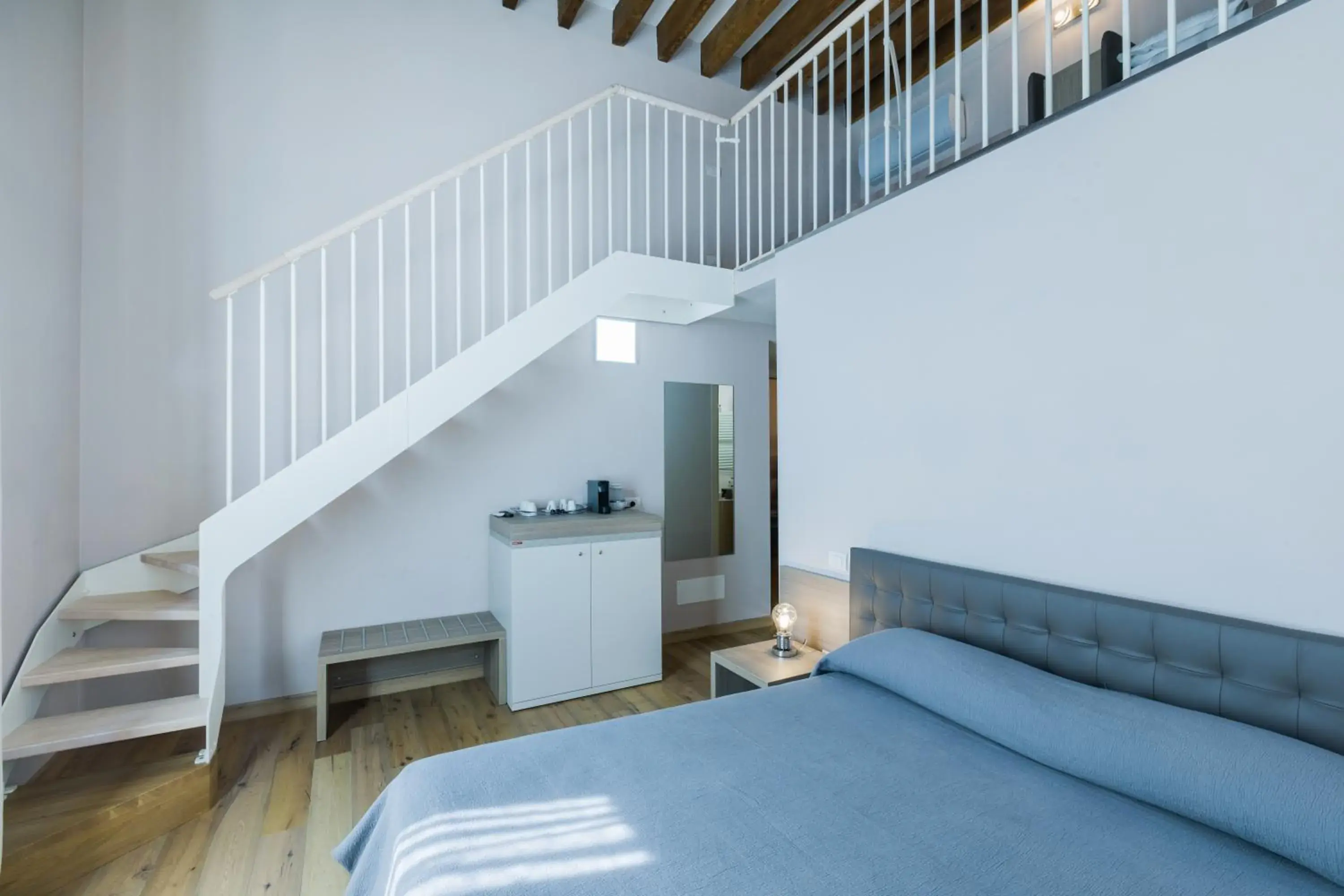 Comfort Triple Room in VRooms All'Angolo Del Duomo Comfort Triple Room in VRooms All'Angolo Del Duomo