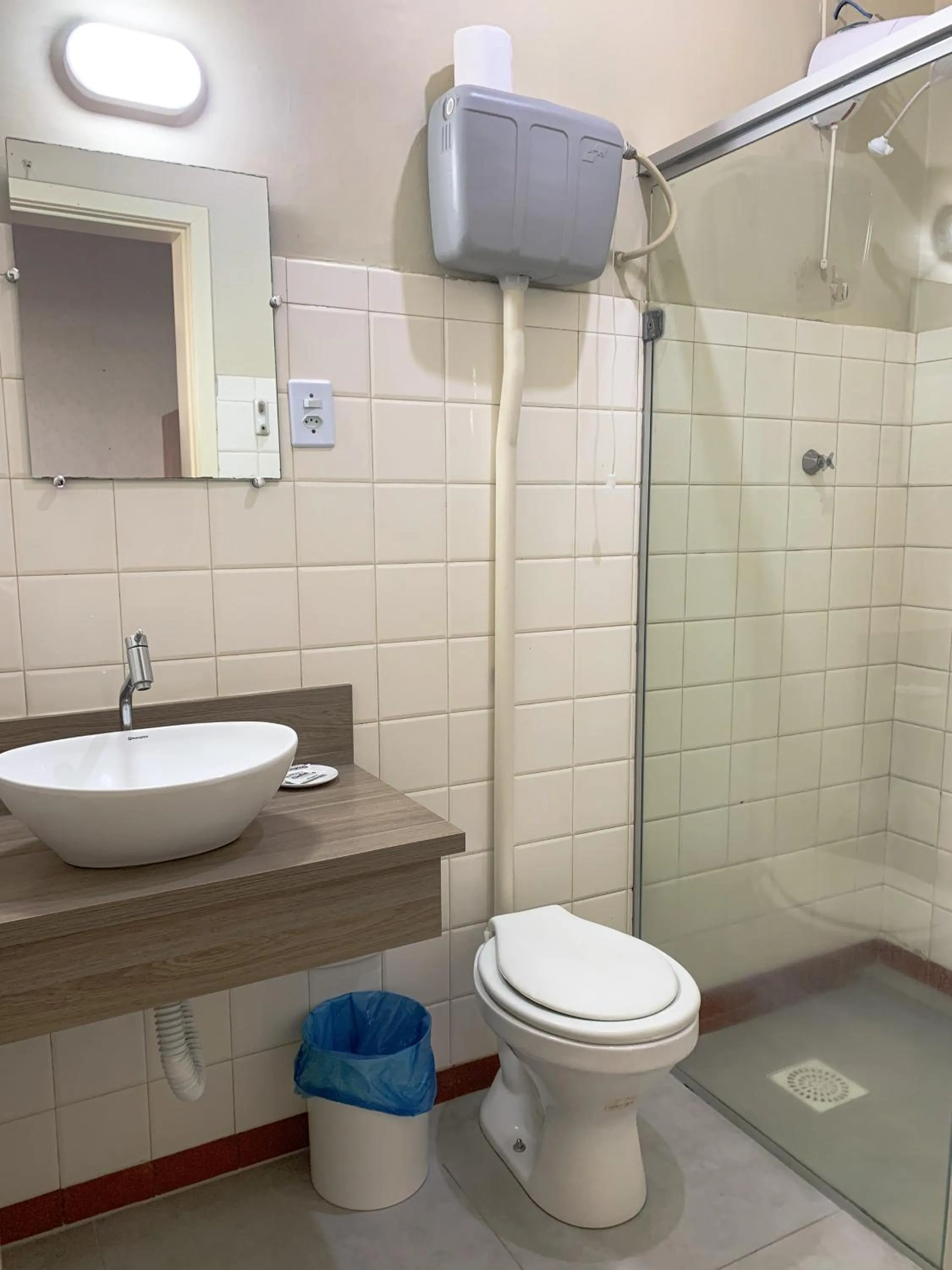 Shower in Hotel Ideal