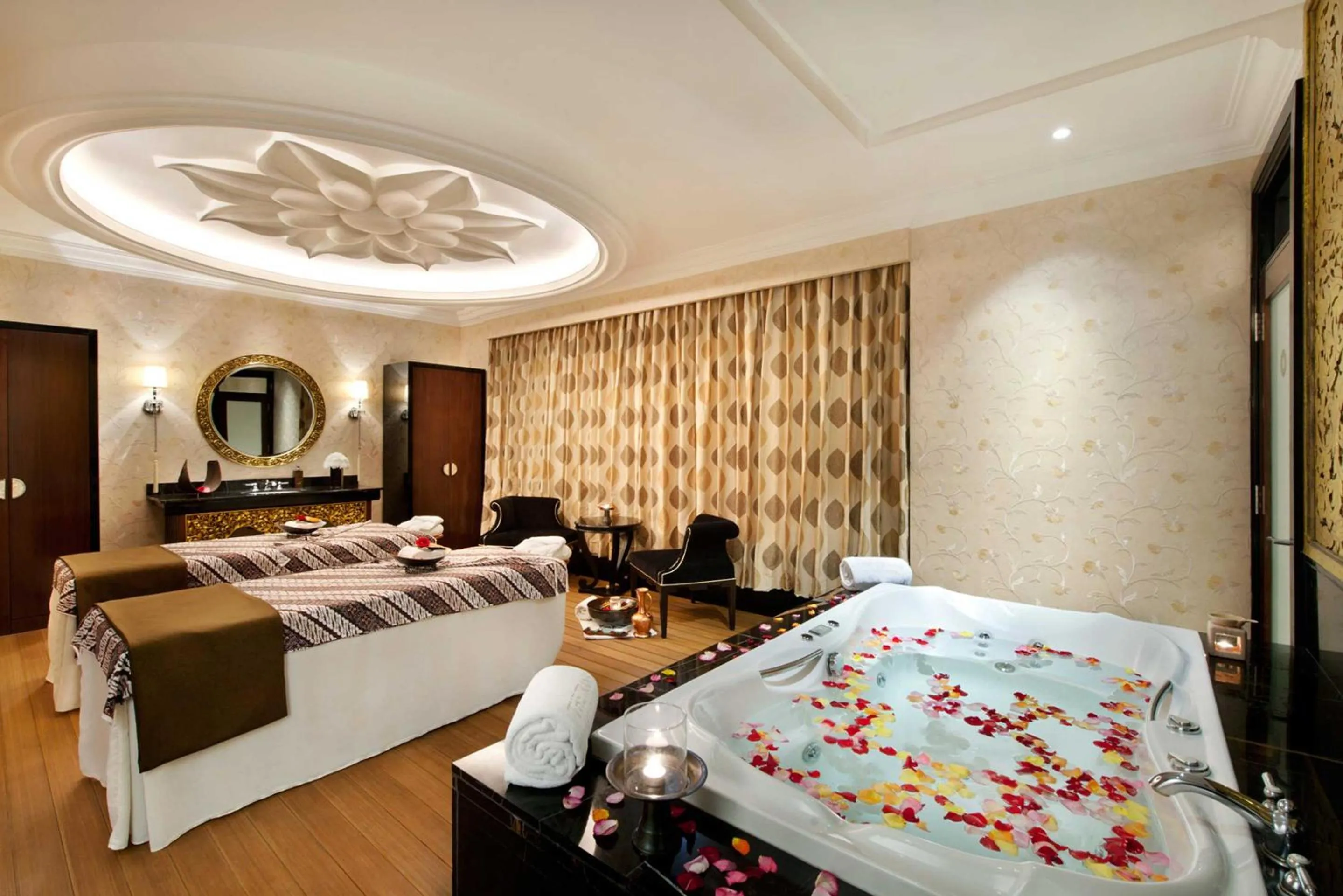 Spa and wellness centre/facilities, Bed in The Trans Luxury Hotel Bandung