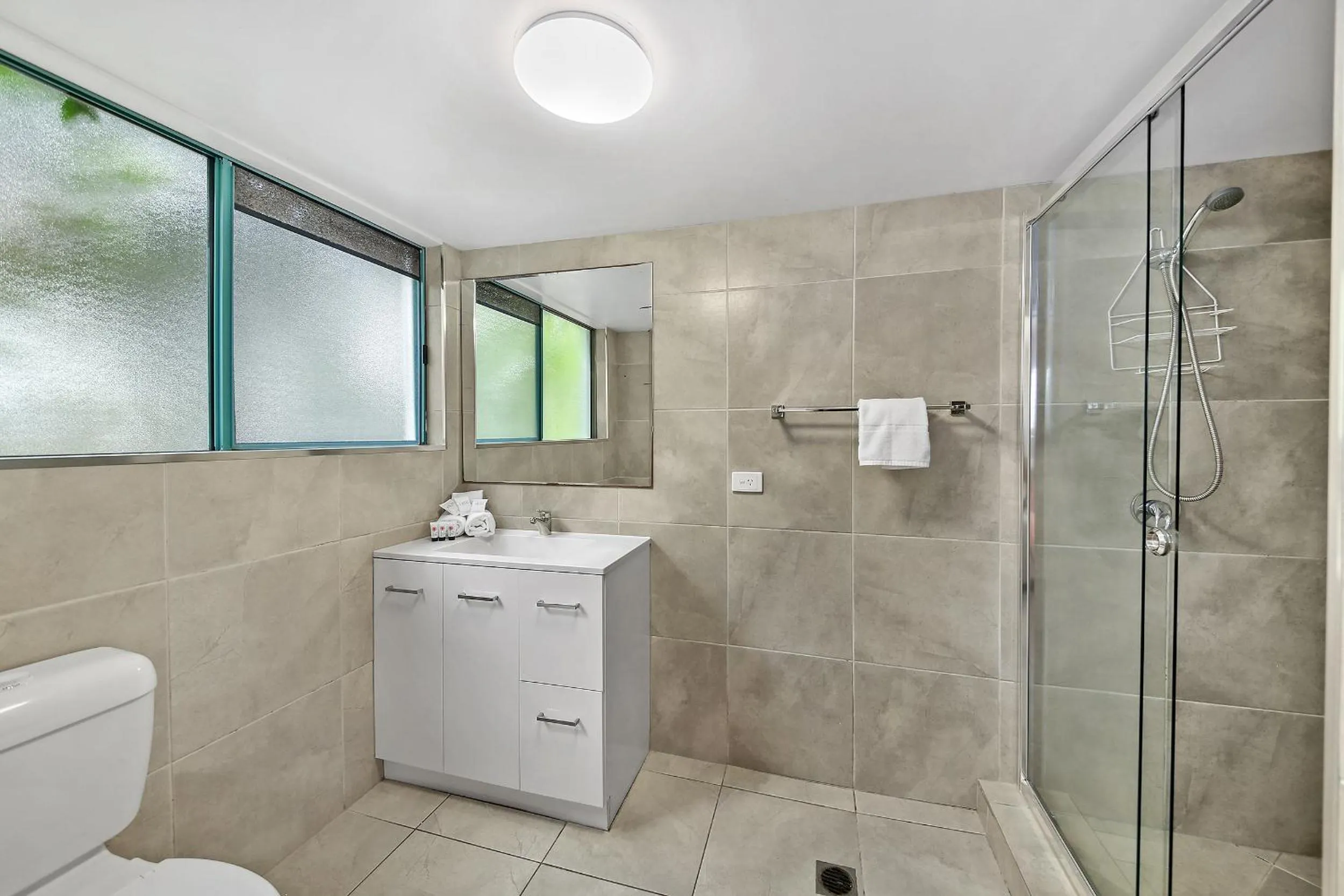 Bathroom in Chez Noosa Holiday Apartments