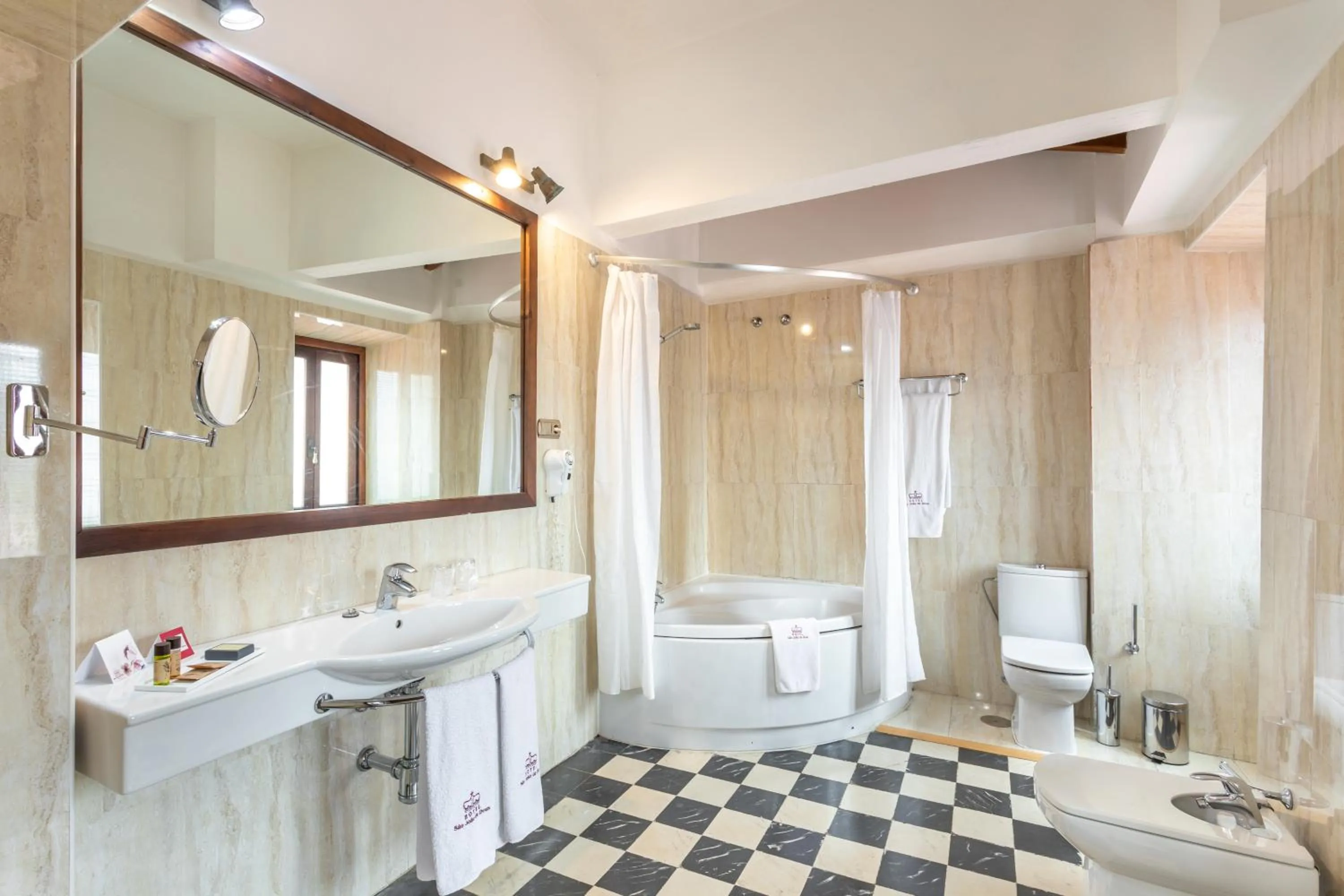 Bathroom in Hotel Sao Joao De Deus by RIDAN Hotels
