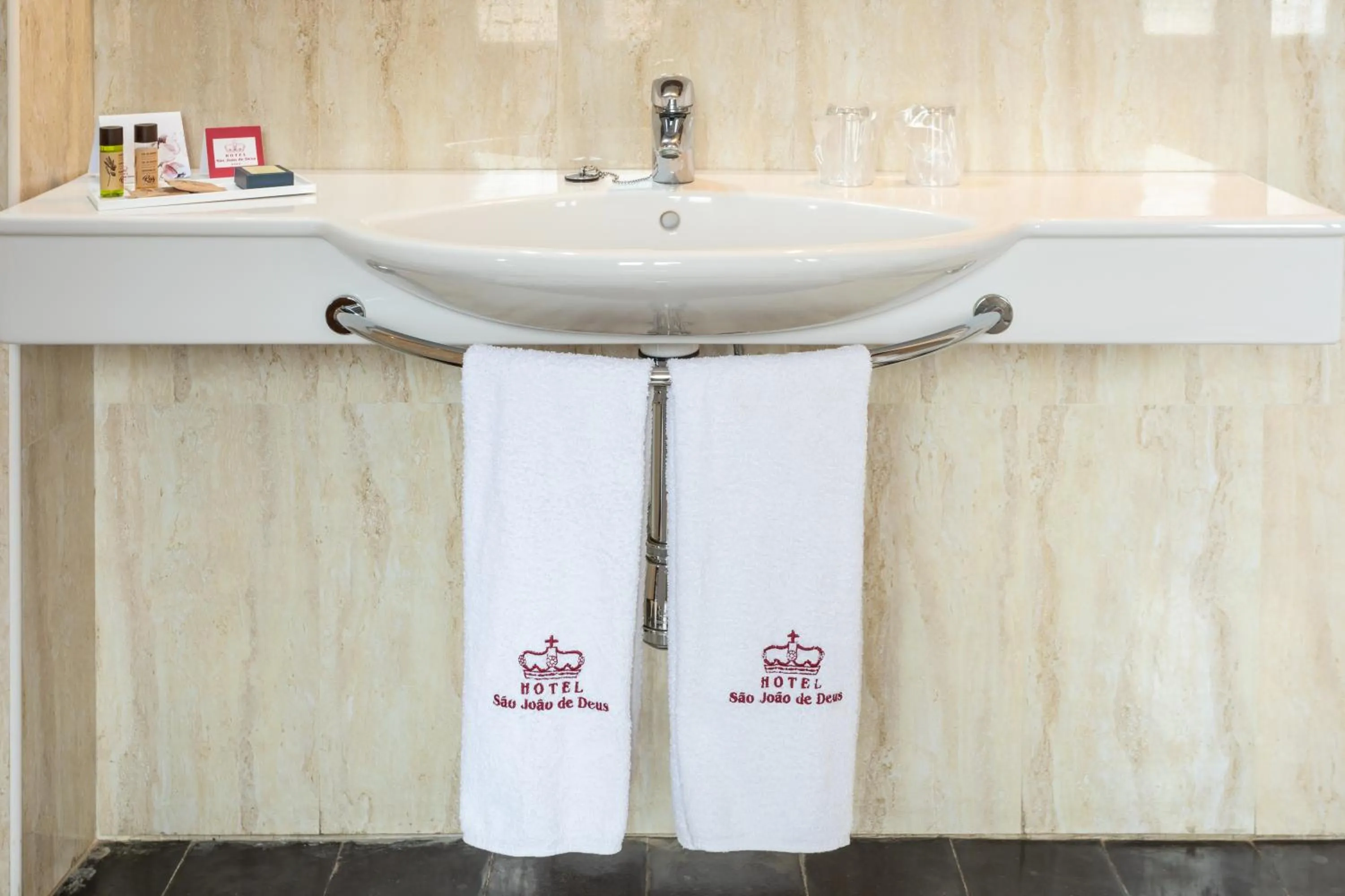 Bathroom in Hotel Sao Joao De Deus by RIDAN Hotels