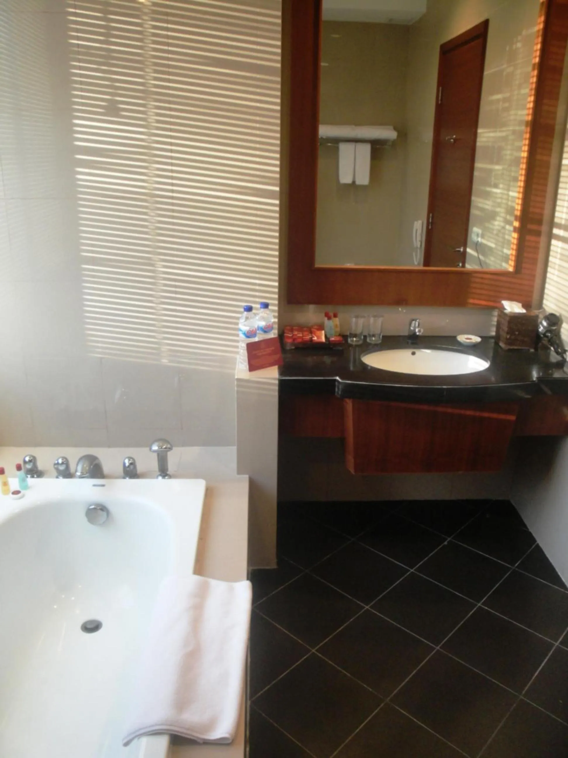 Bathroom in Manado Quality Hotel