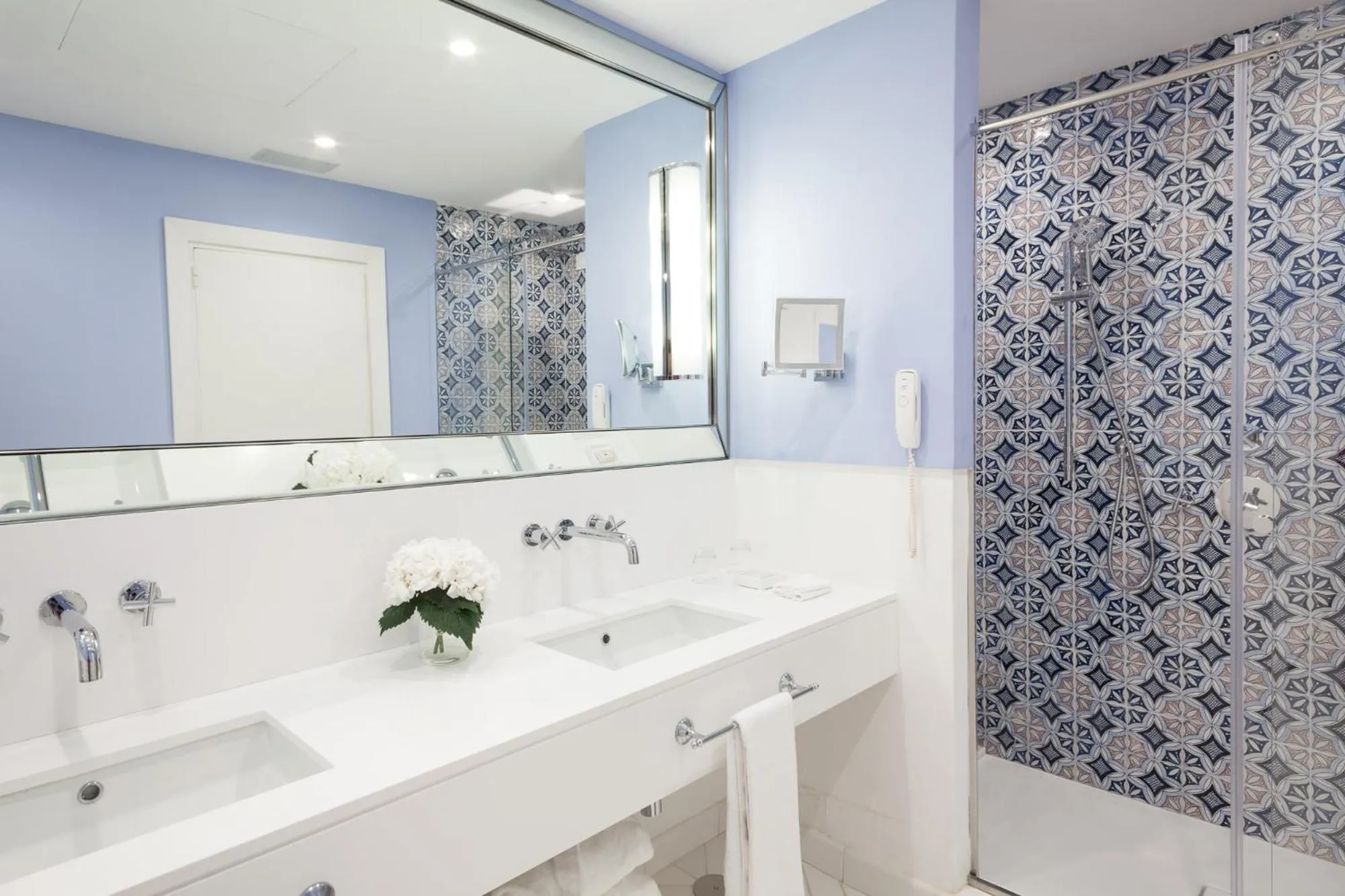 Shower in Jumeirah Capri Palace