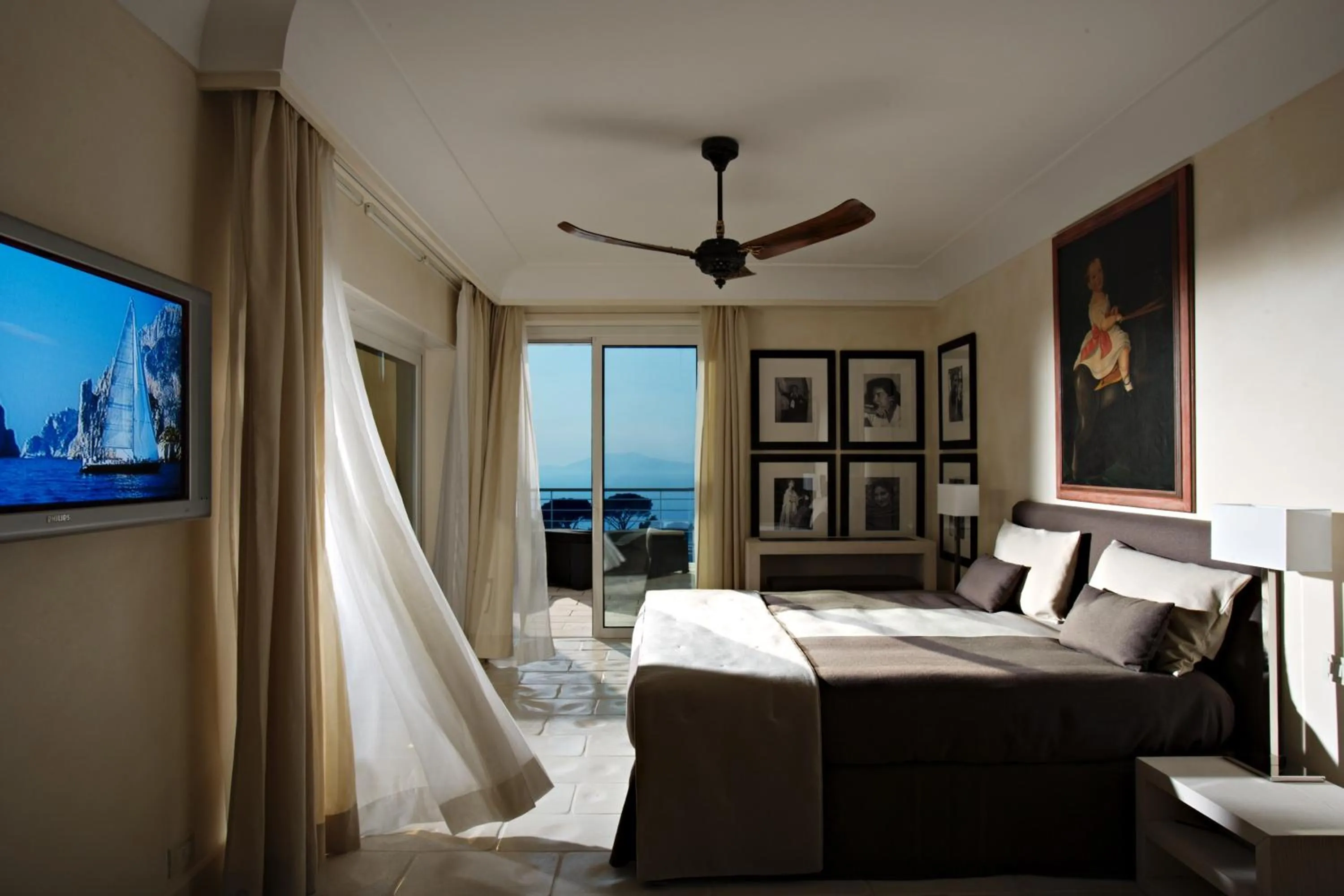 Bedroom in Jumeirah Capri Palace
