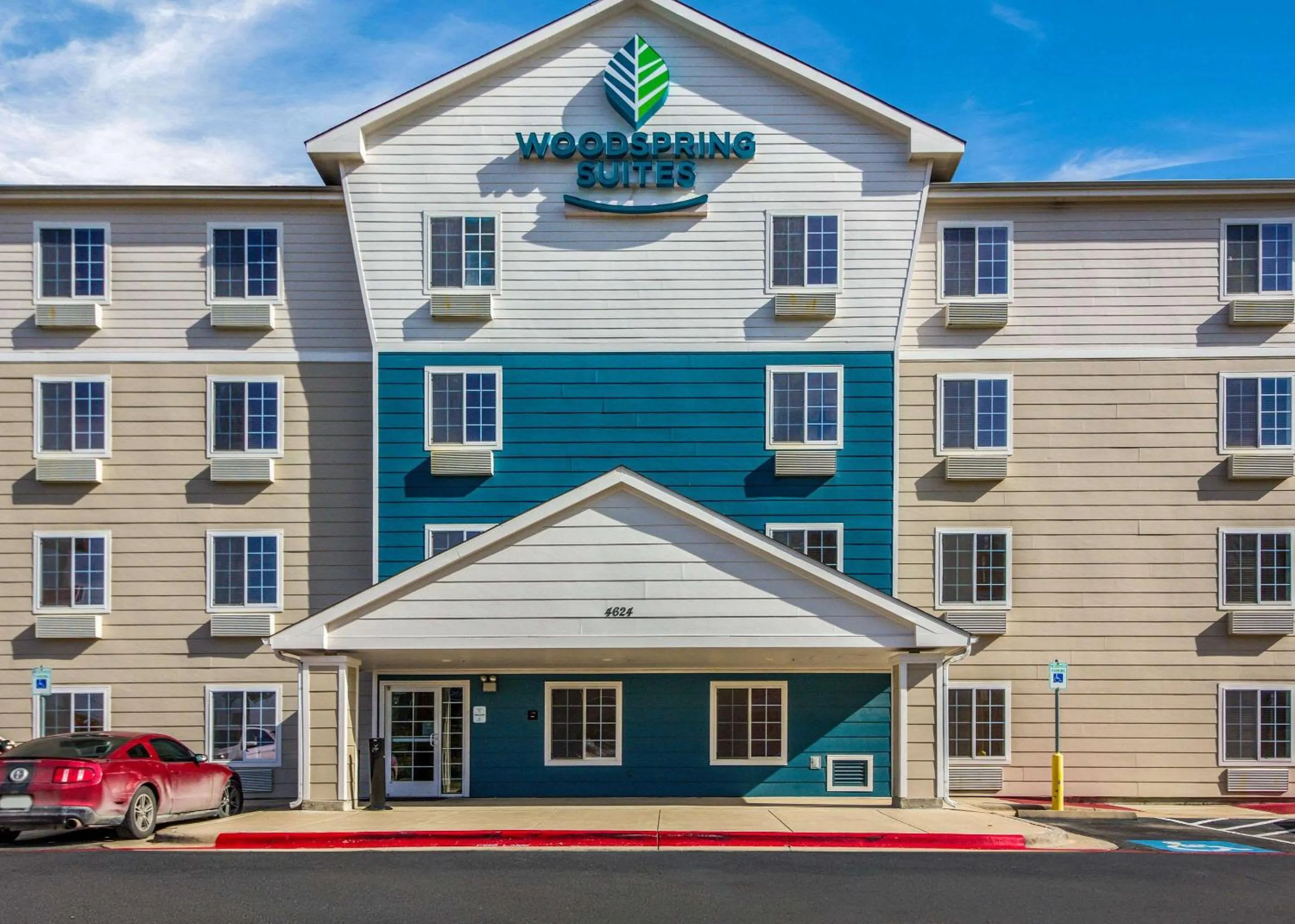 Property building in WoodSpring Suites Houston Baytown