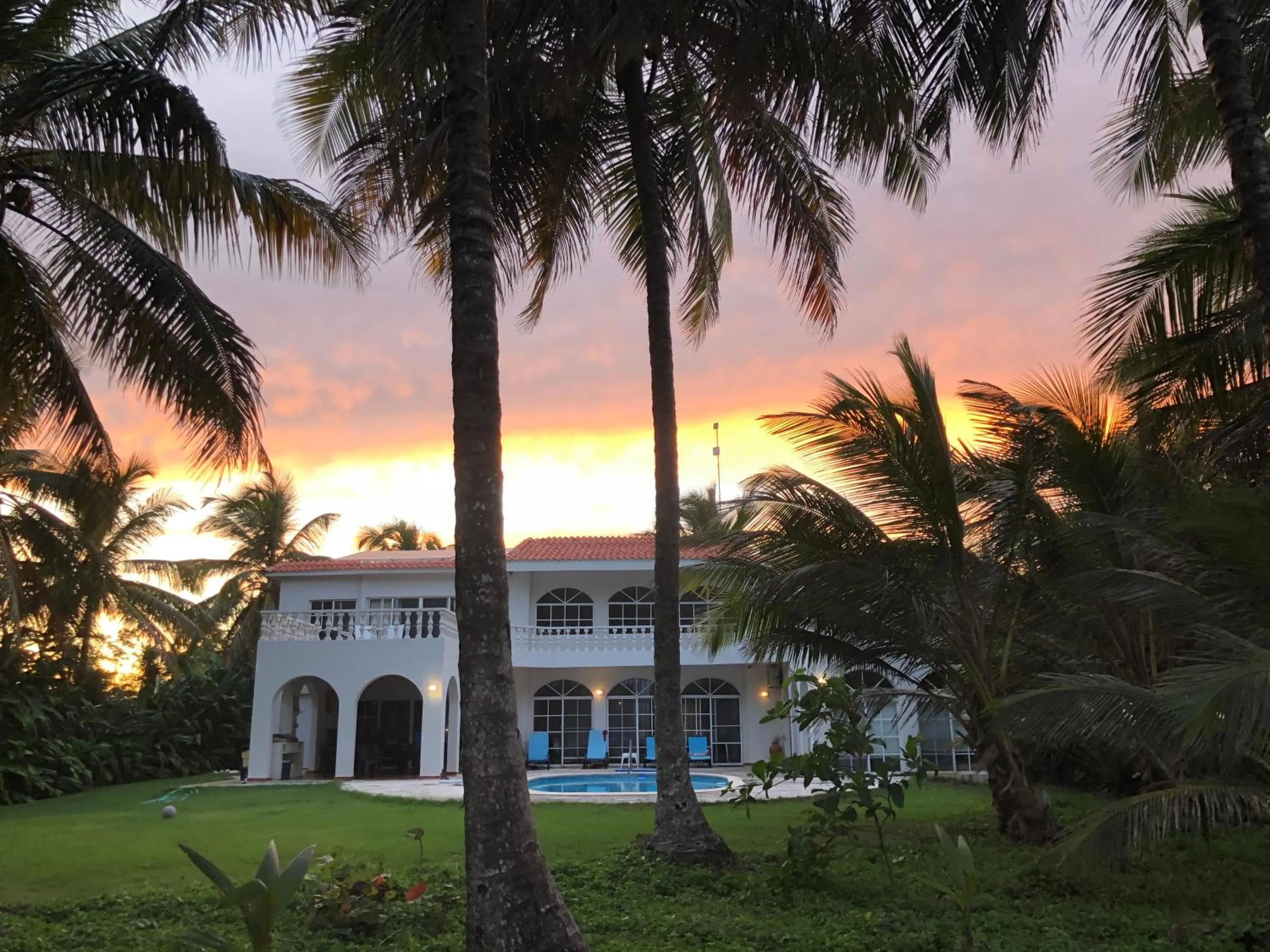 Property building in Baoba Breeze Bed & Breakfast- beachfront paradise