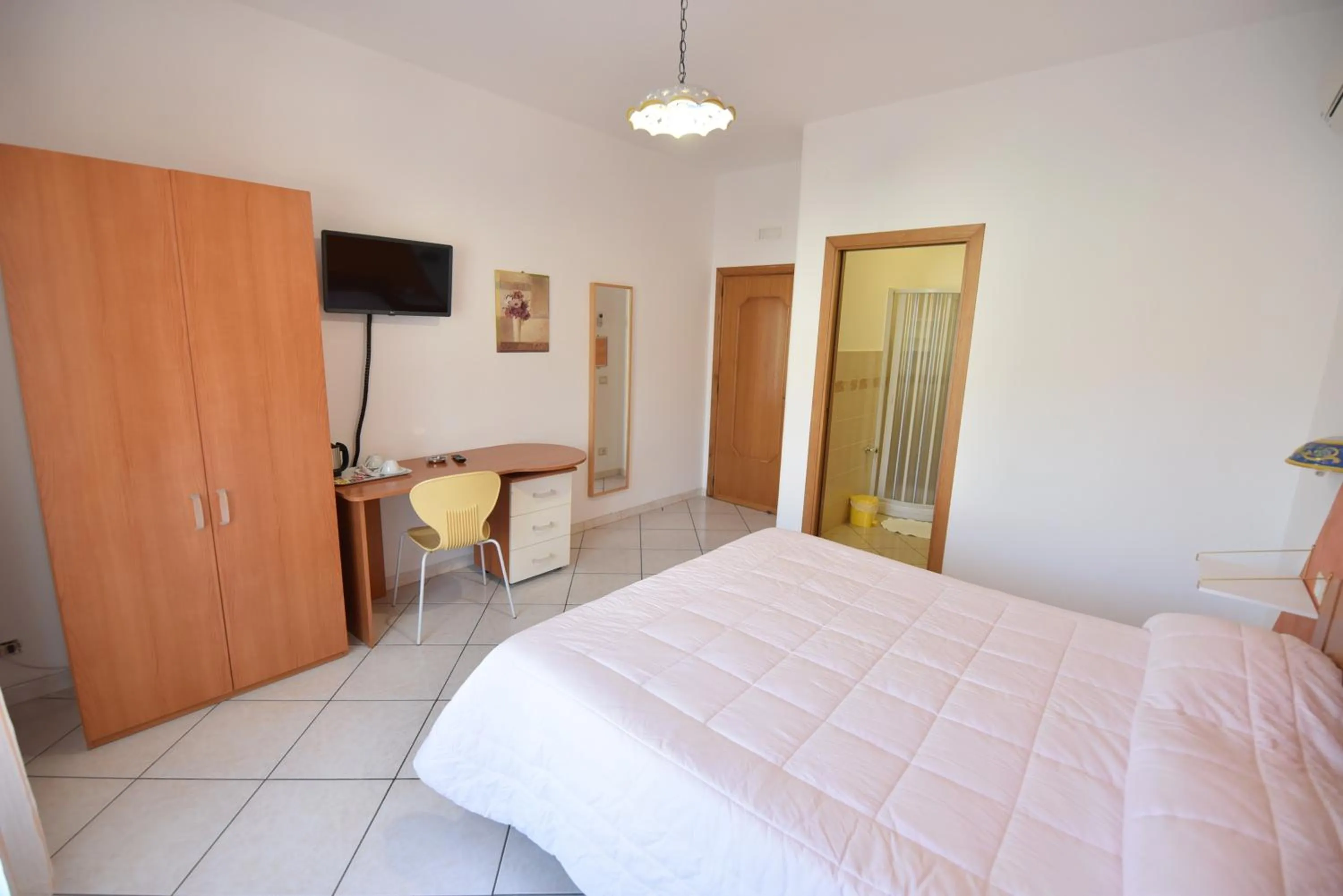 Bedroom, Bed in Haidi House