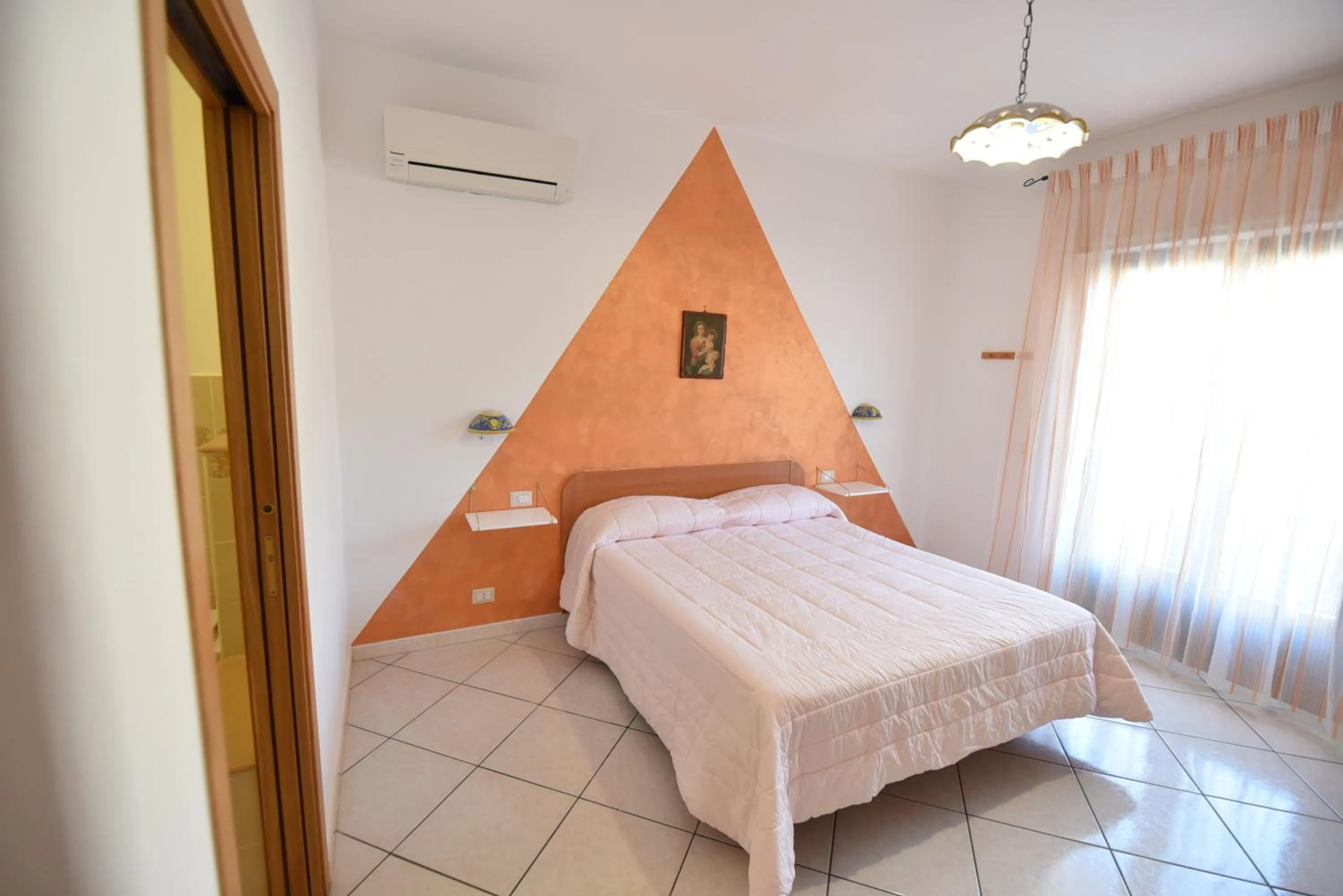 Bedroom, Bed in Haidi House