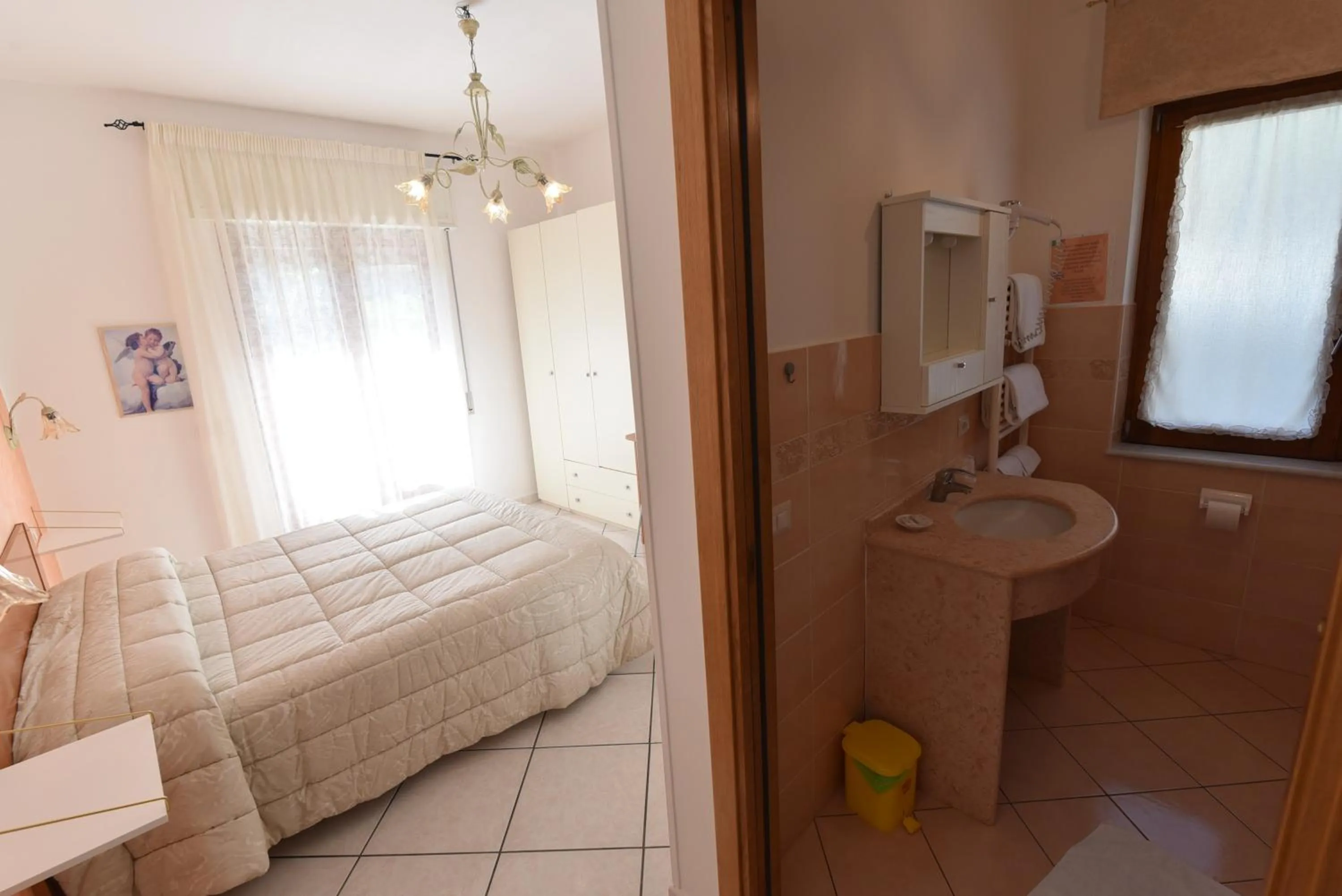 Bedroom, Bed in Haidi House