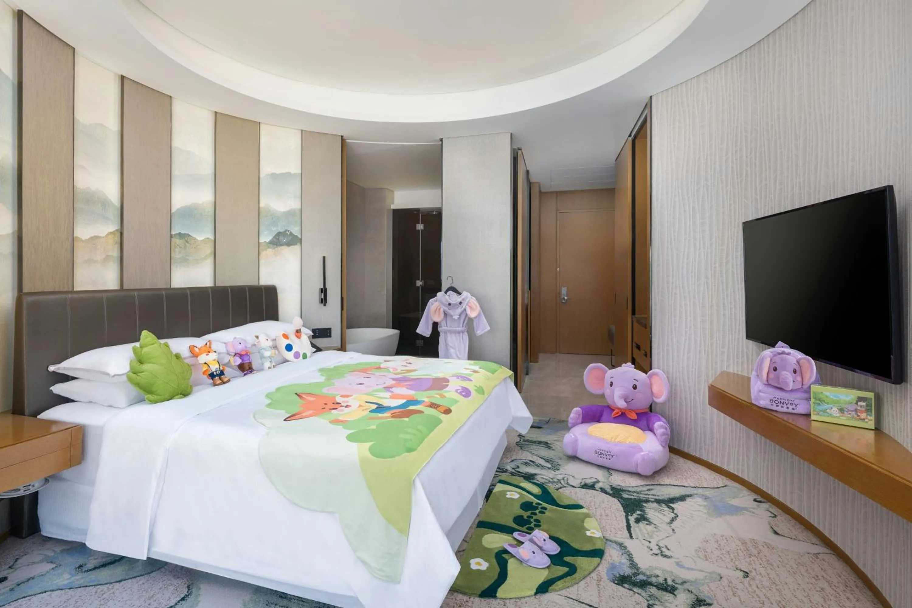Photo of the whole room, Bed in The Westin Wenzhou