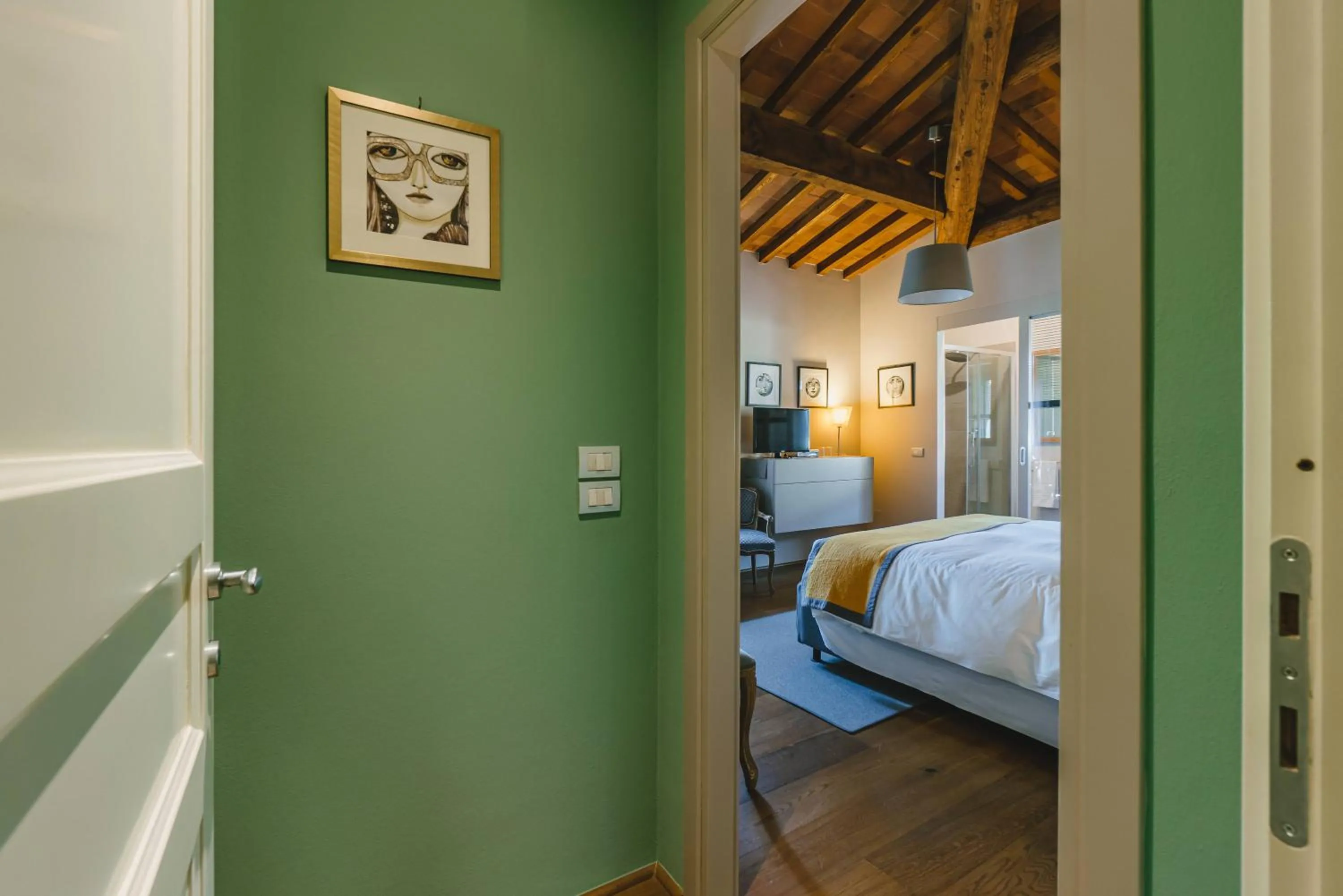 Bed in Duchess Boutique de Charme