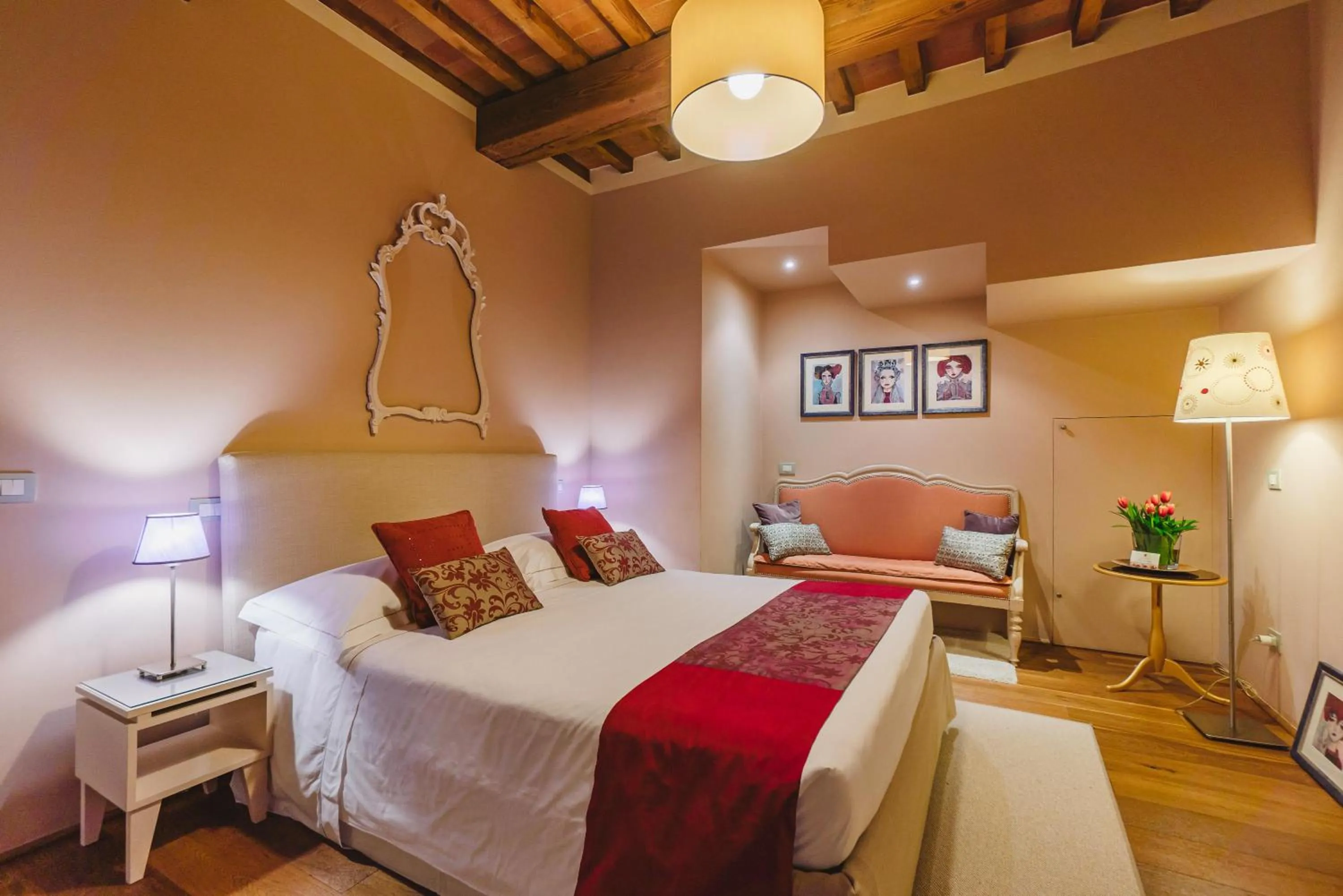 Bed in Duchess Boutique de Charme