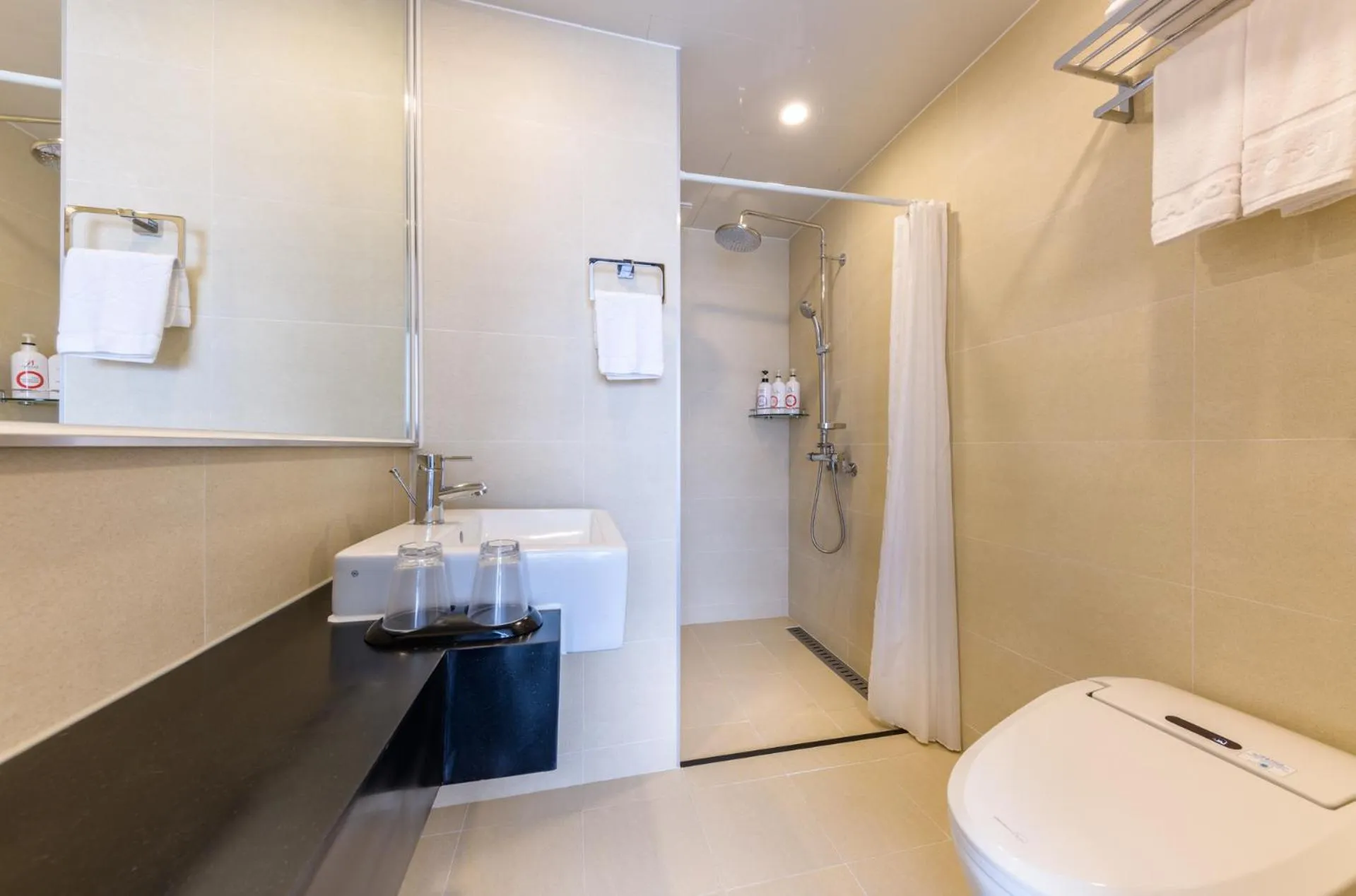 Bathroom in Shin Shin Hotel Cheonjiyeon