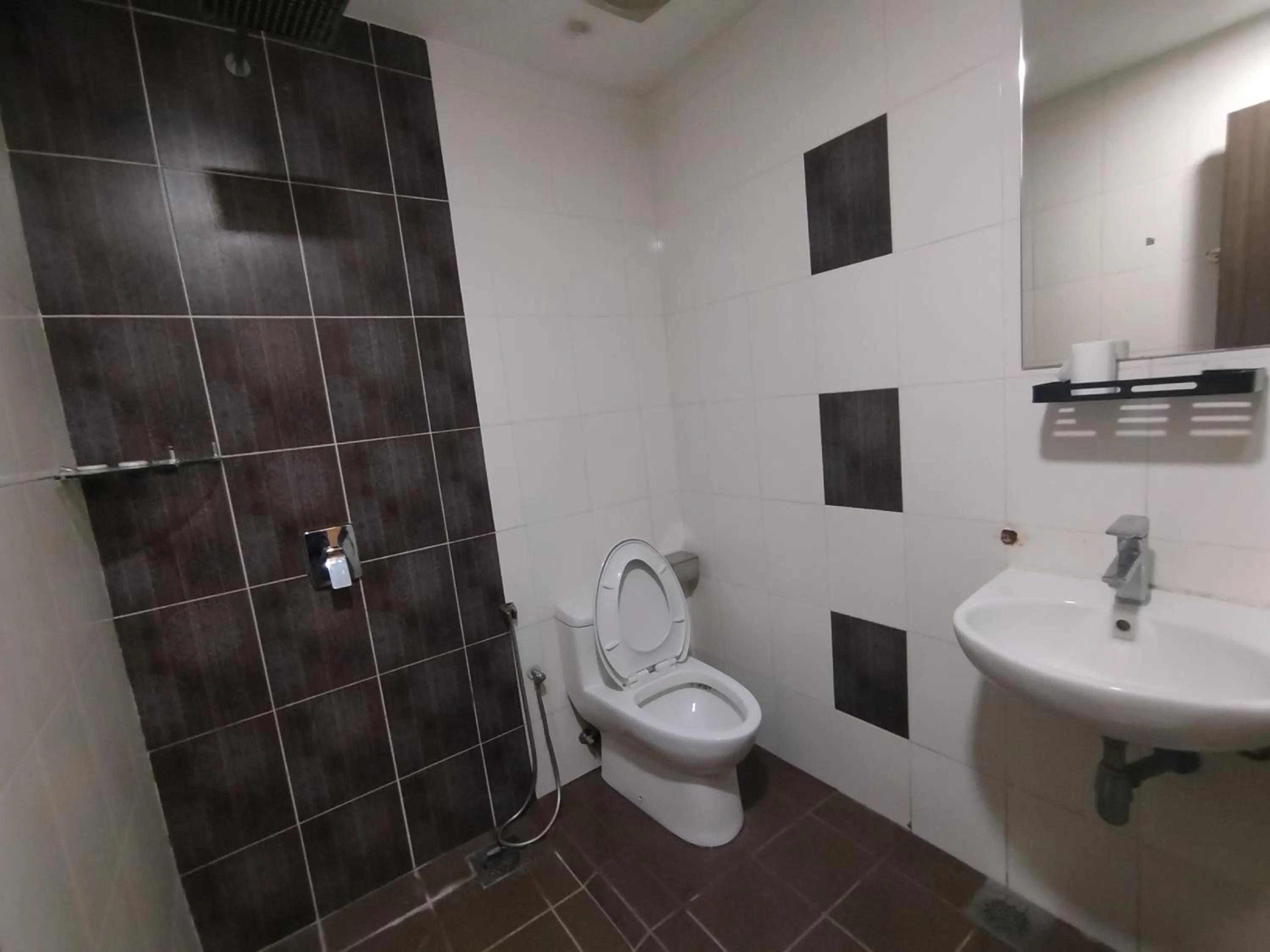 Shower in Hotel De Grand Orchard