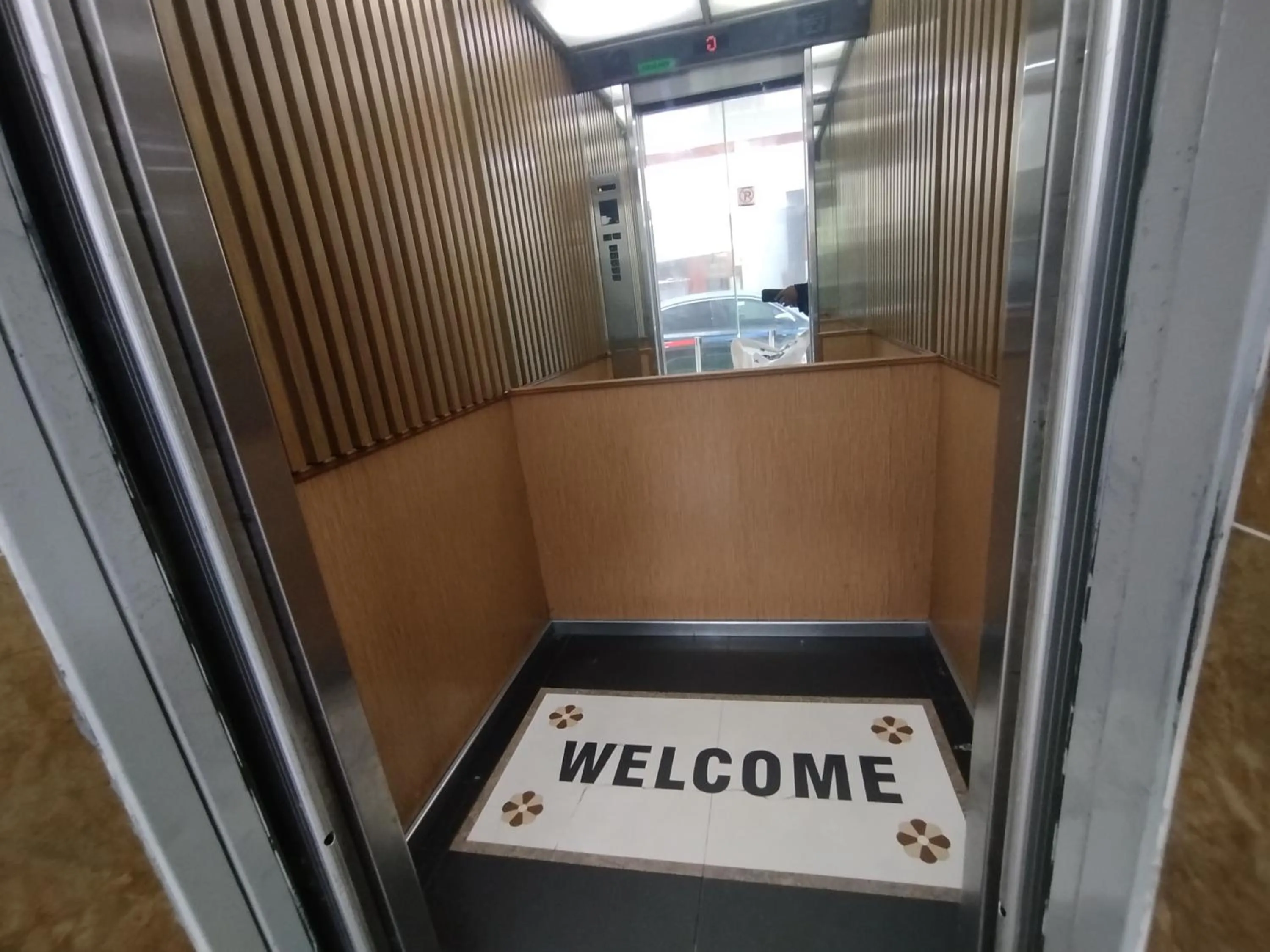 elevator in Hotel De Grand Orchard