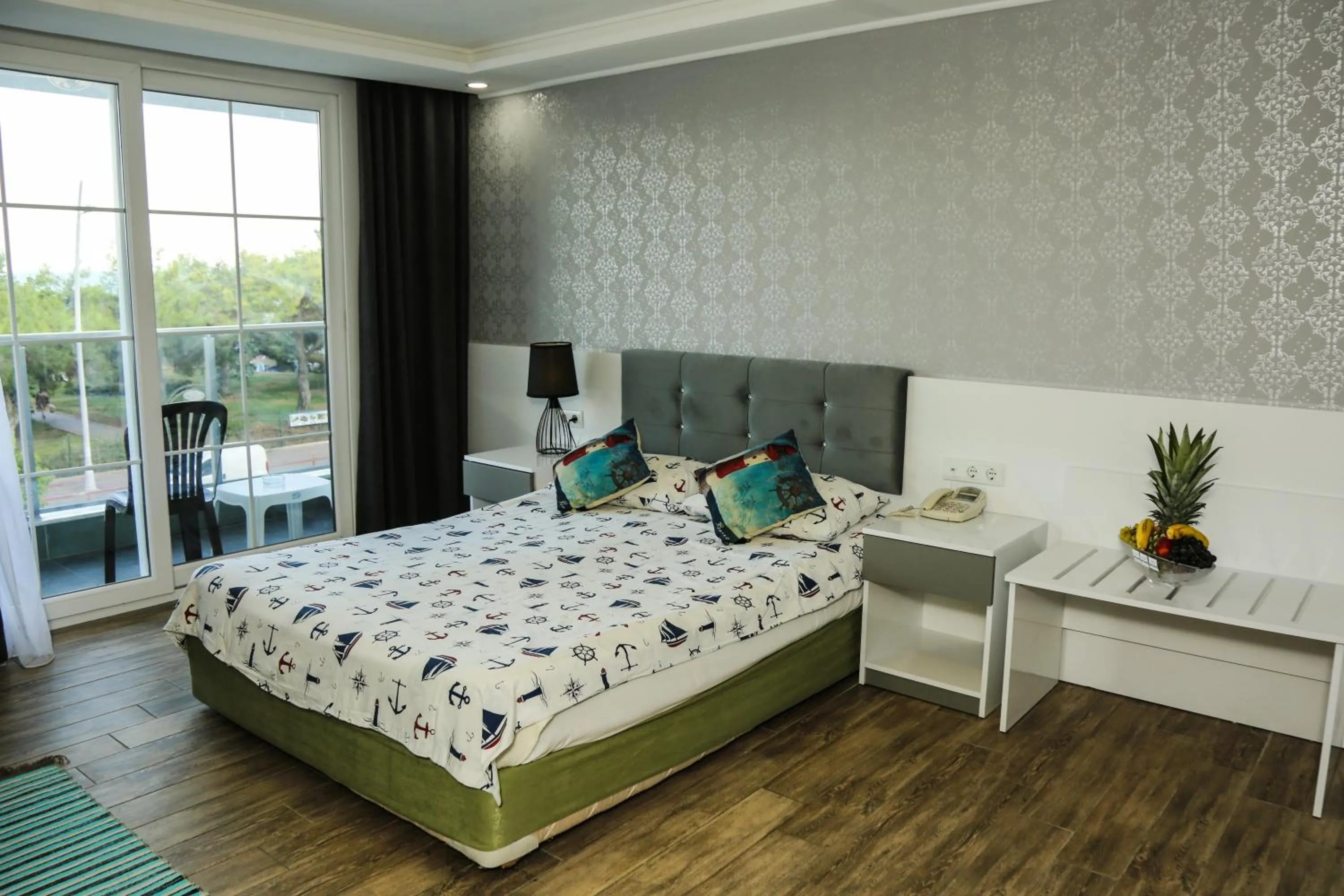 Bedroom, Bed in More Hotel