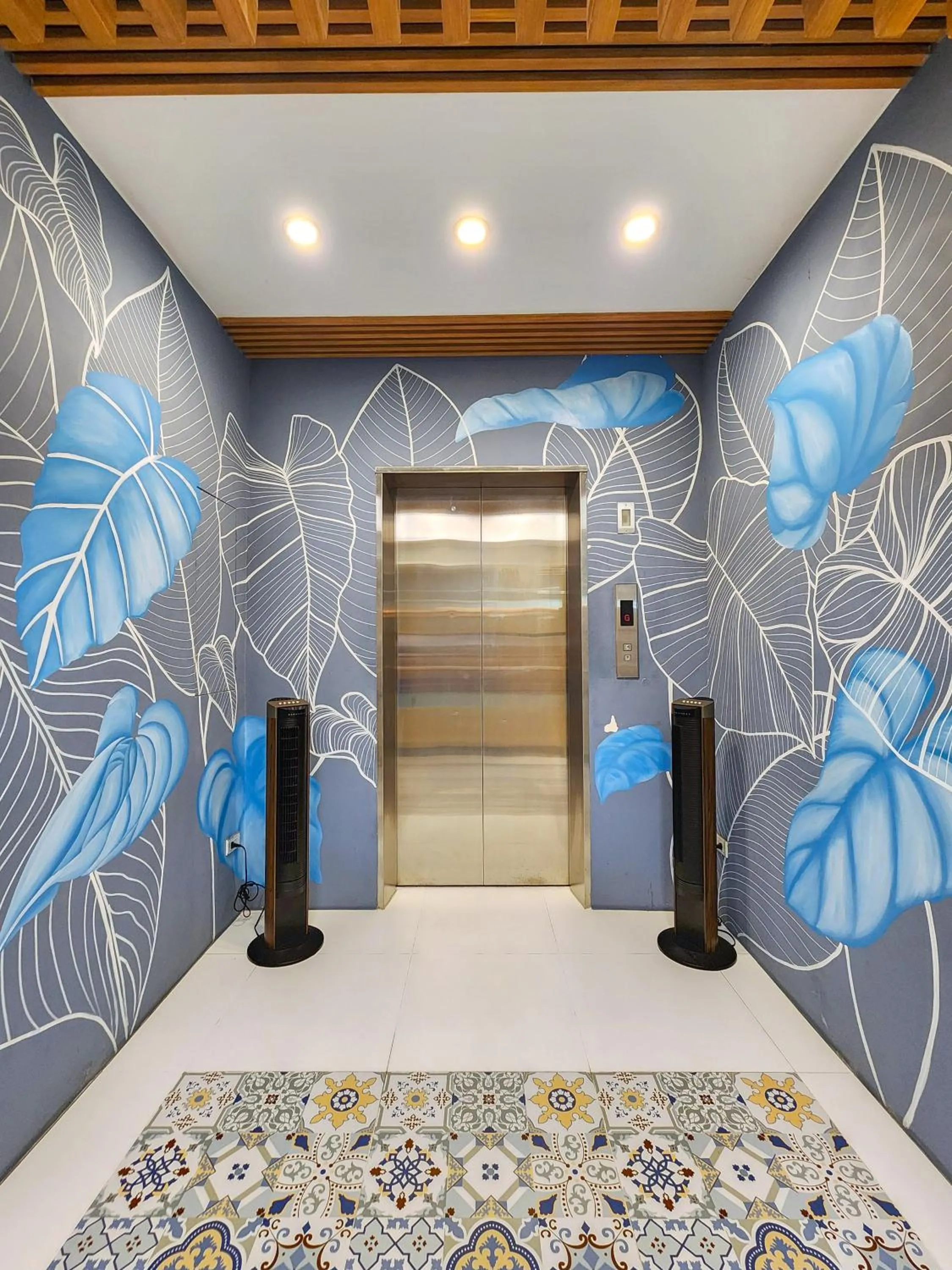 elevator in Sea Cocoon Hotel