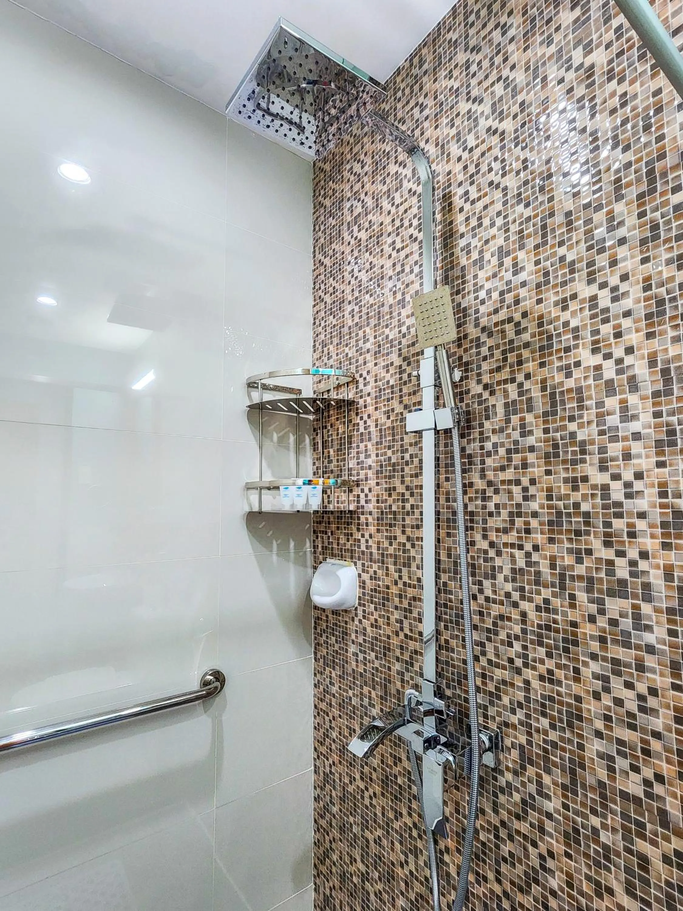 Shower in Sea Cocoon Hotel