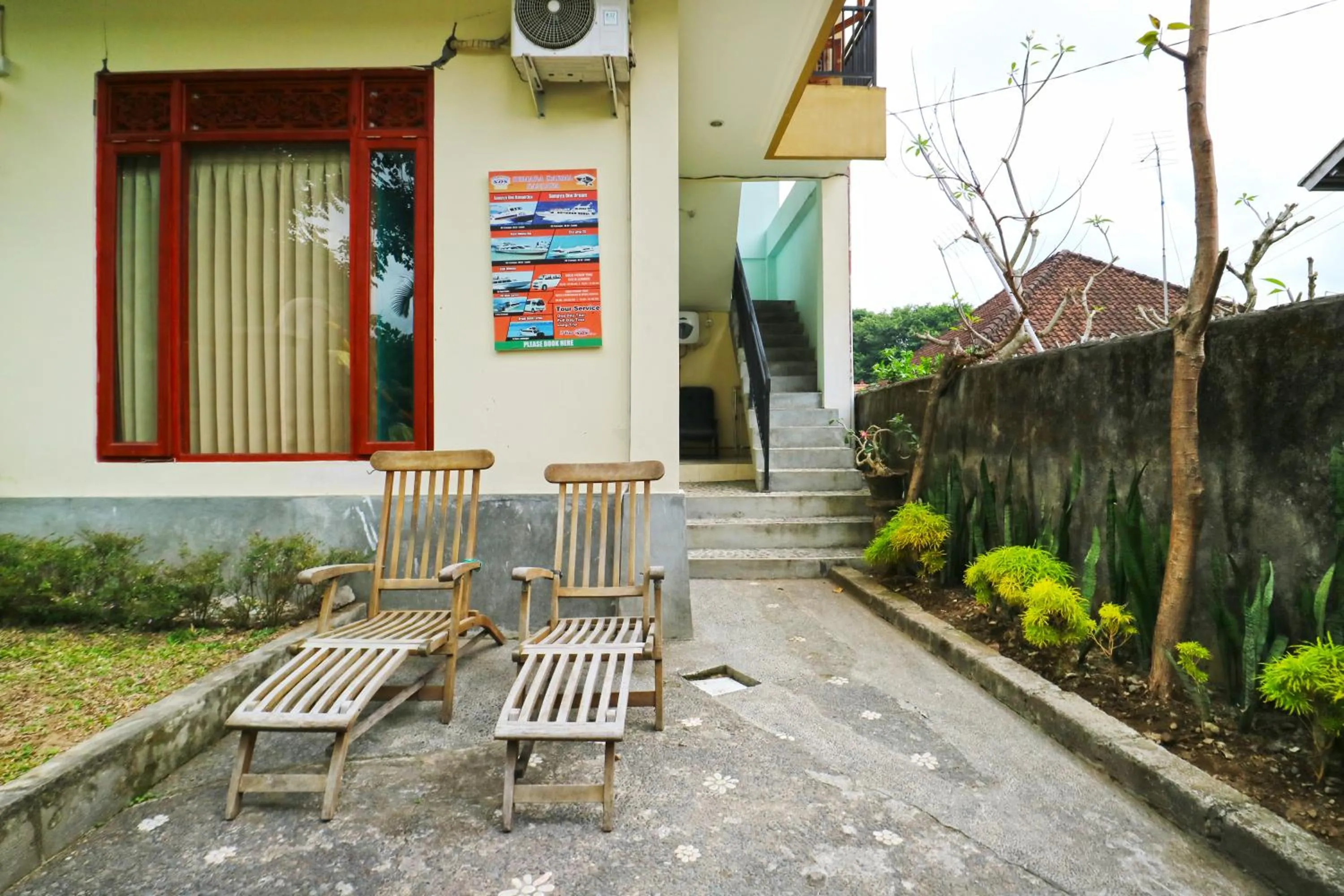 Garden in Downtown Monkey Forest Hostel