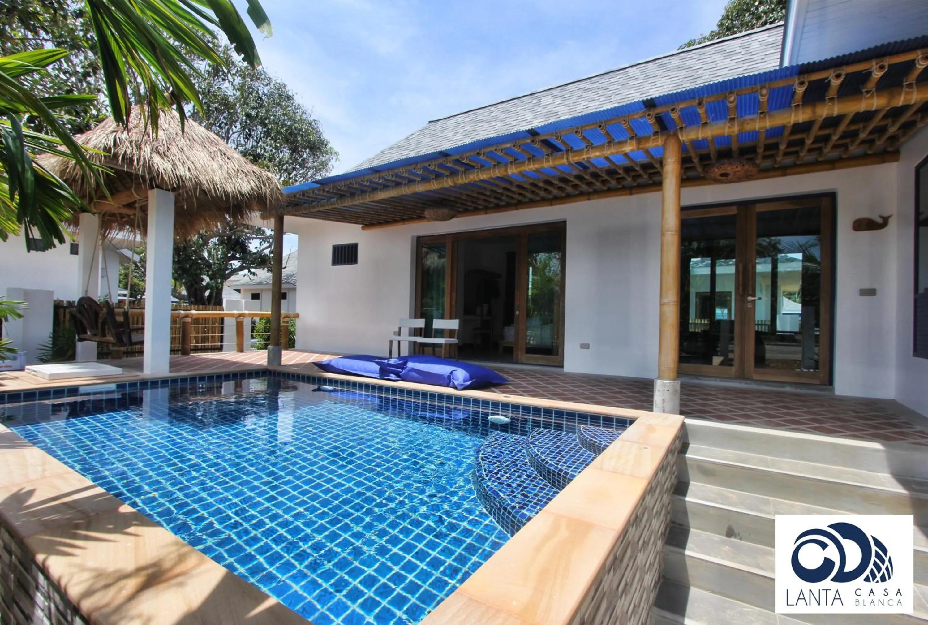 Property building in Lanta Casa Blanca