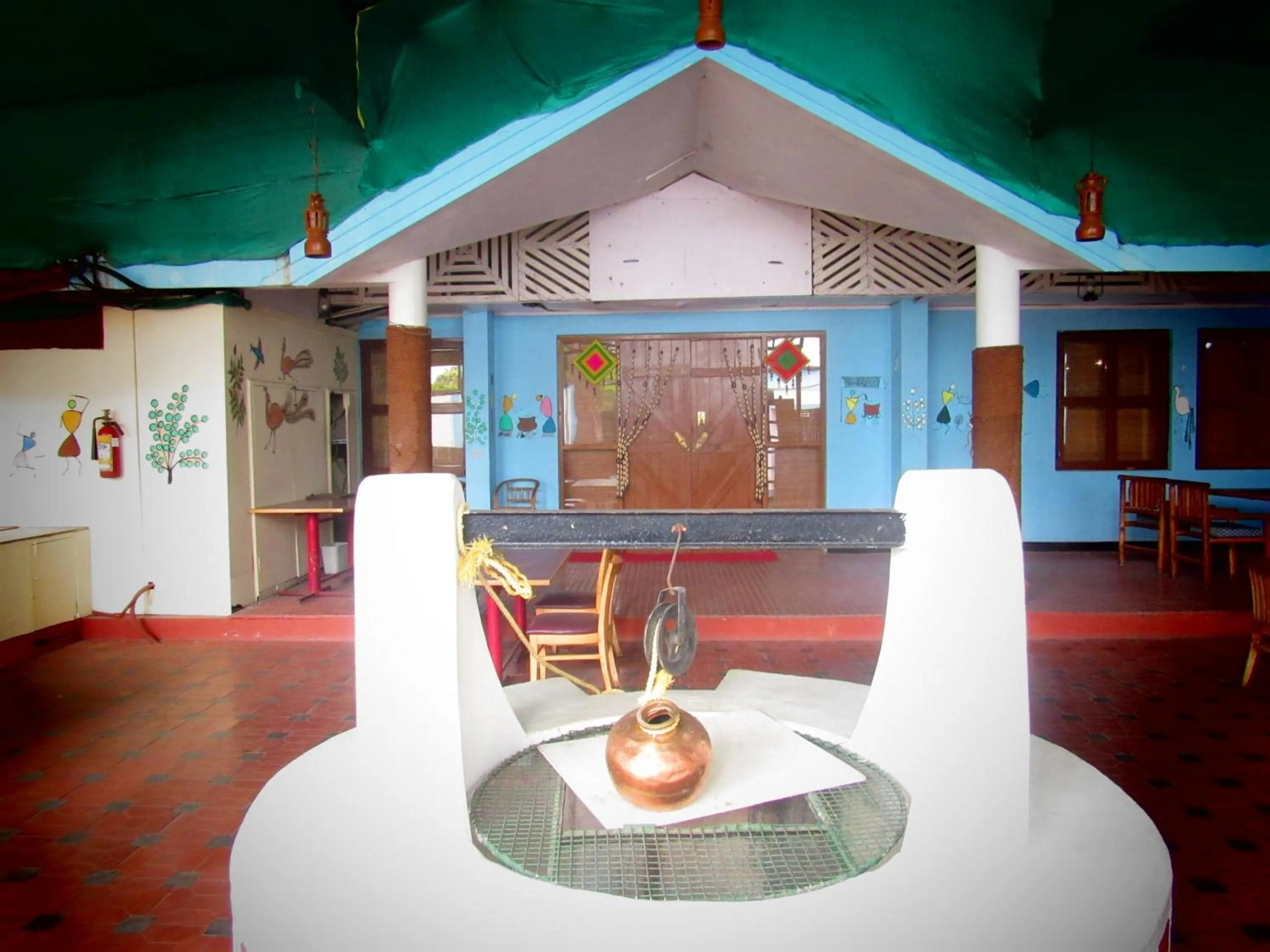 Restaurant/places to eat in Ramanashree California Resort