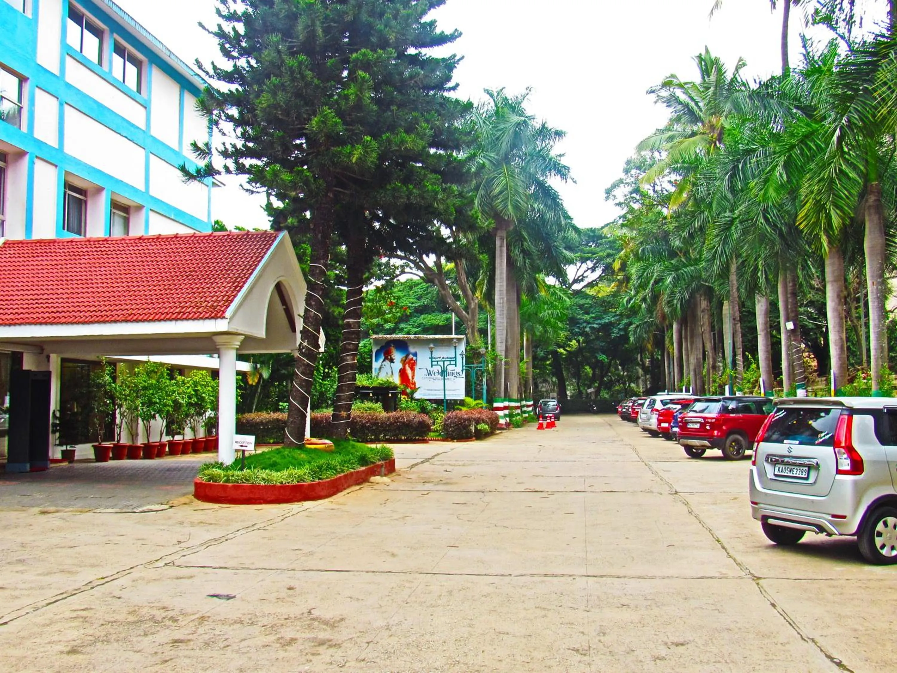 Parking in Ramanashree California Resort