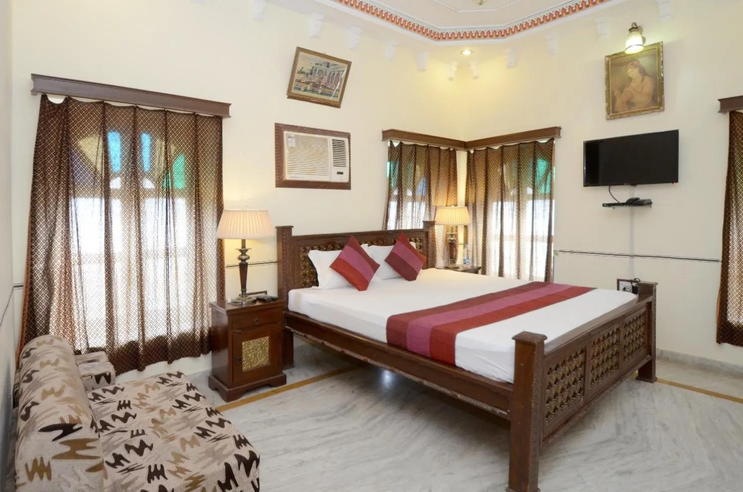 Bed in Hotel Heritage Mandawa