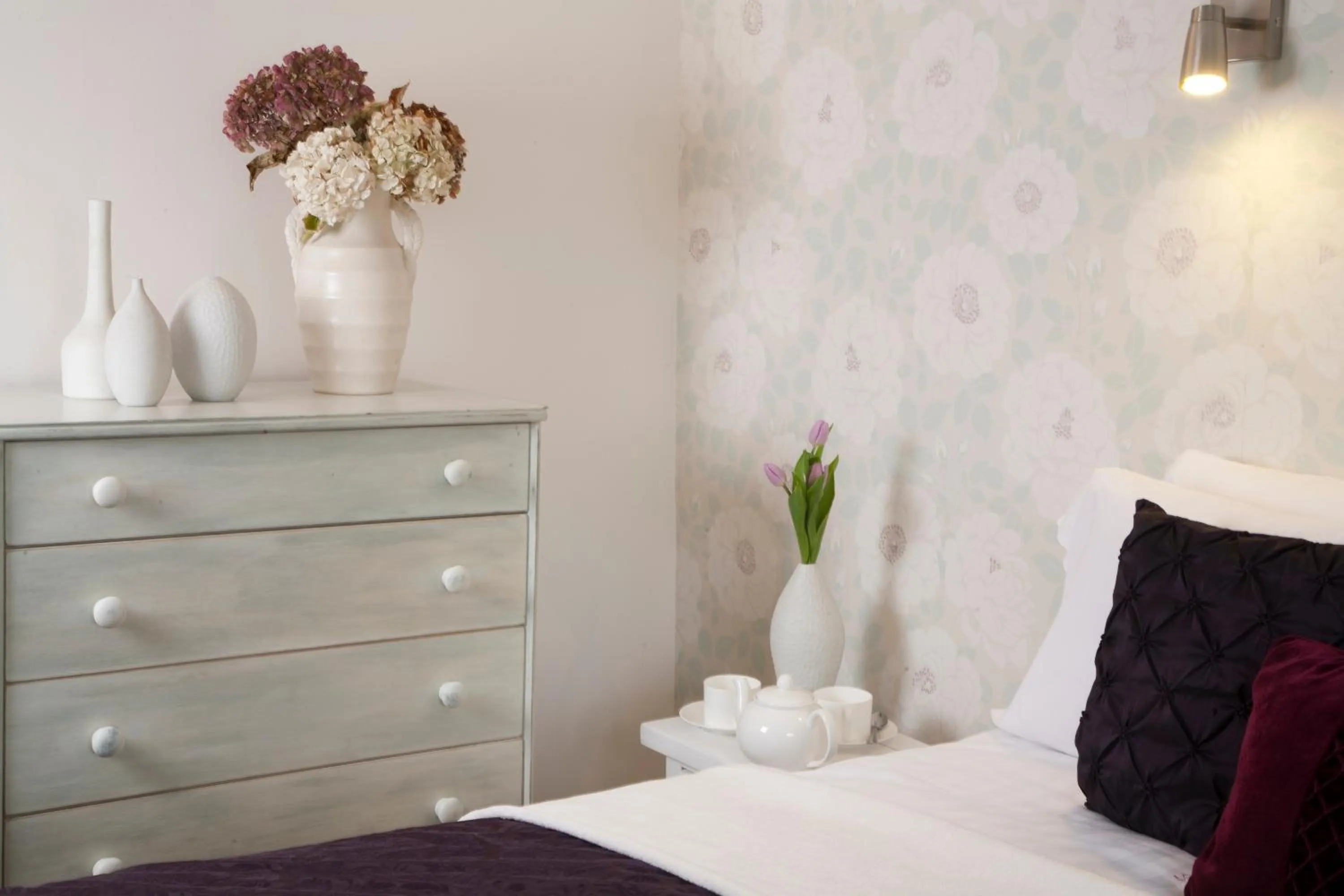 Bedroom, Bed in The Cott Inn