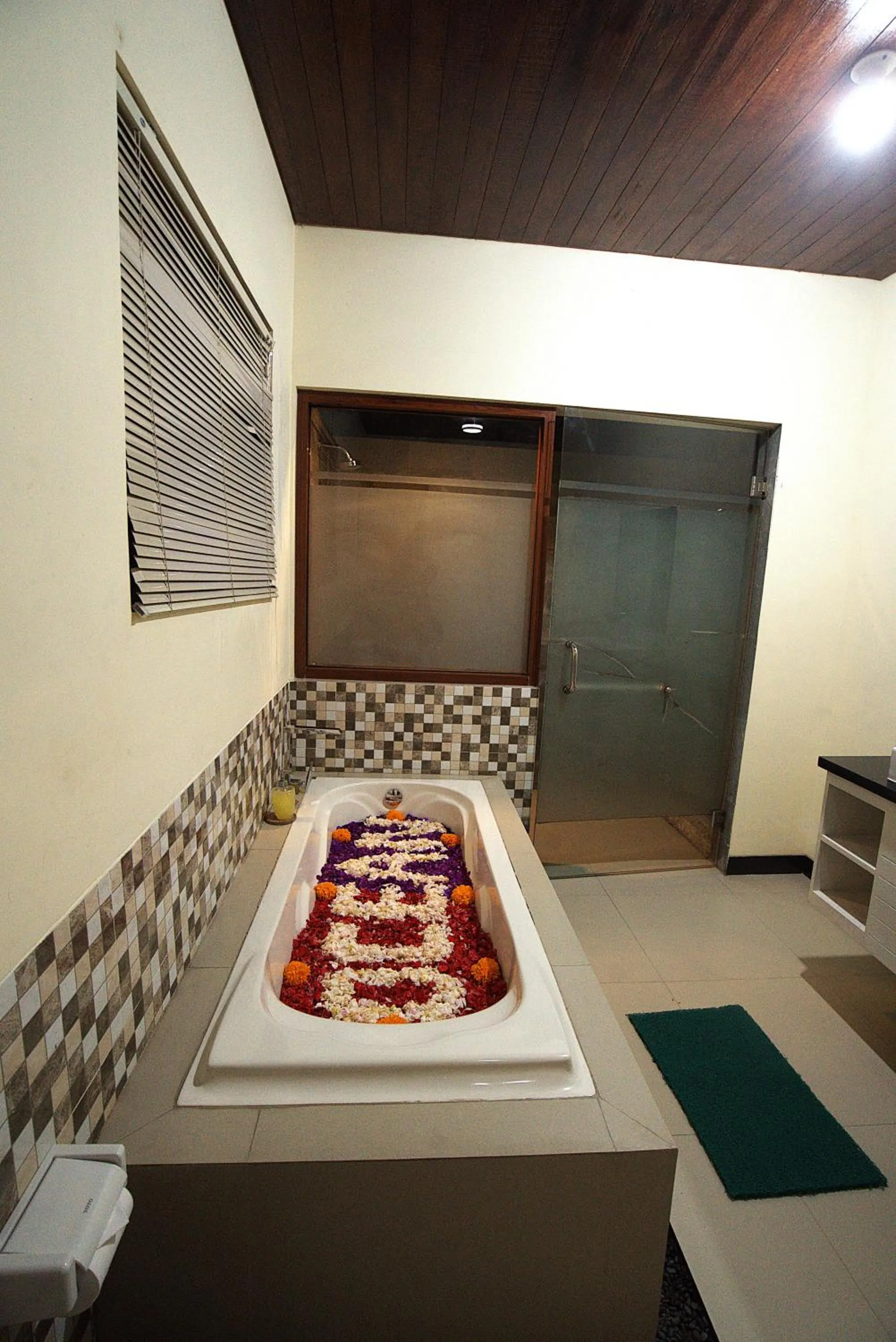 Bed in Ocean Terrace Suite And Spa Luxury