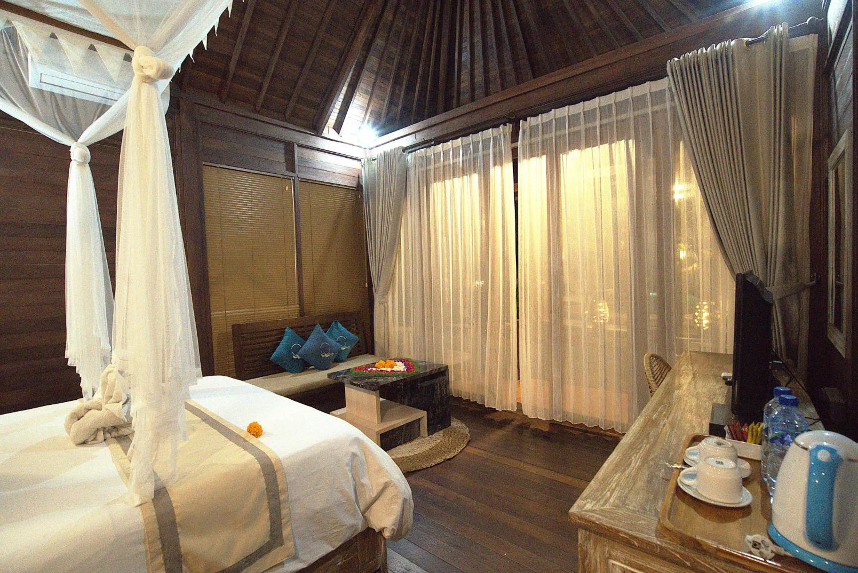 Bed in Ocean Terrace Suite And Spa Luxury