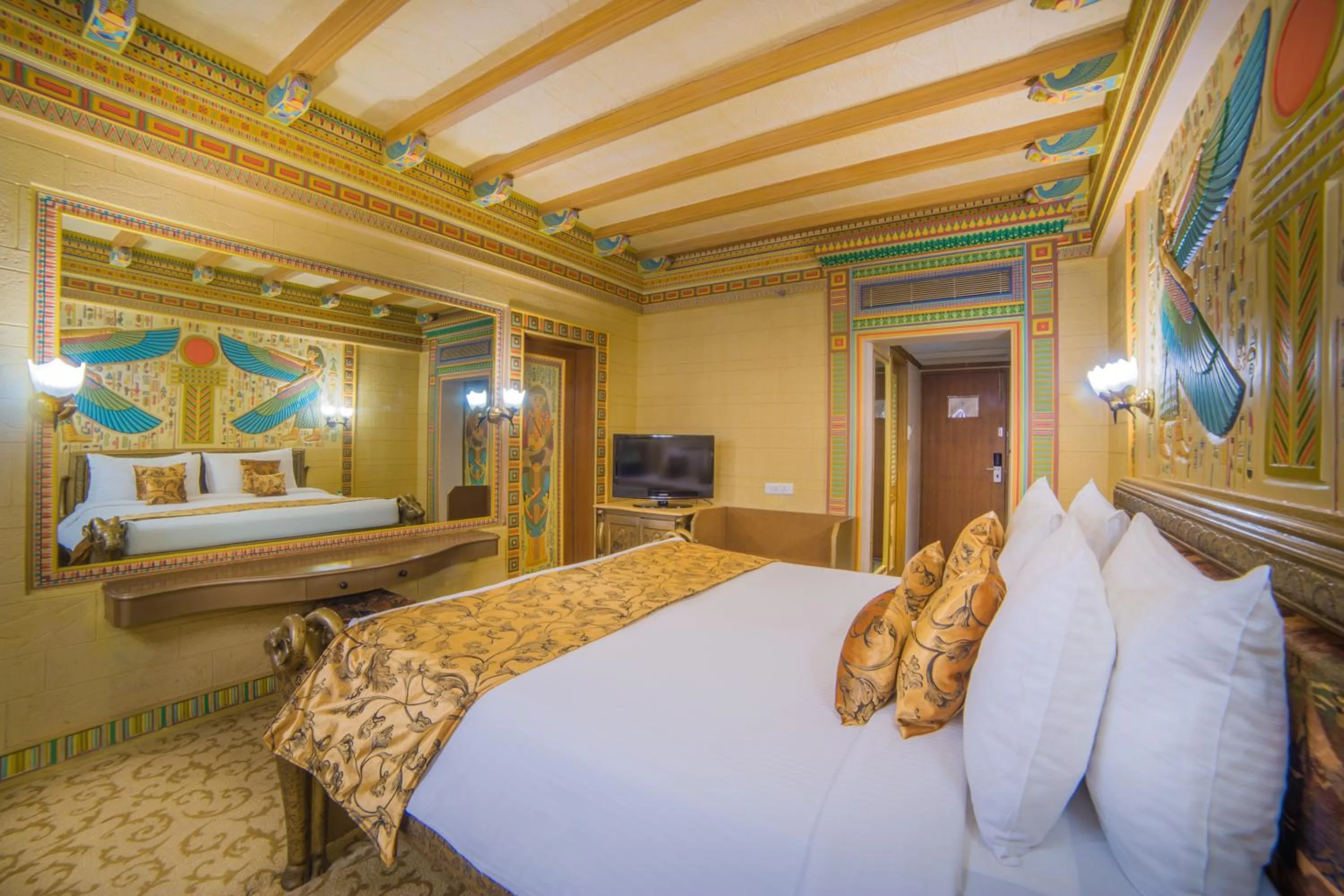 Bed in Ramoji Film City- Sitara Luxury Hotel