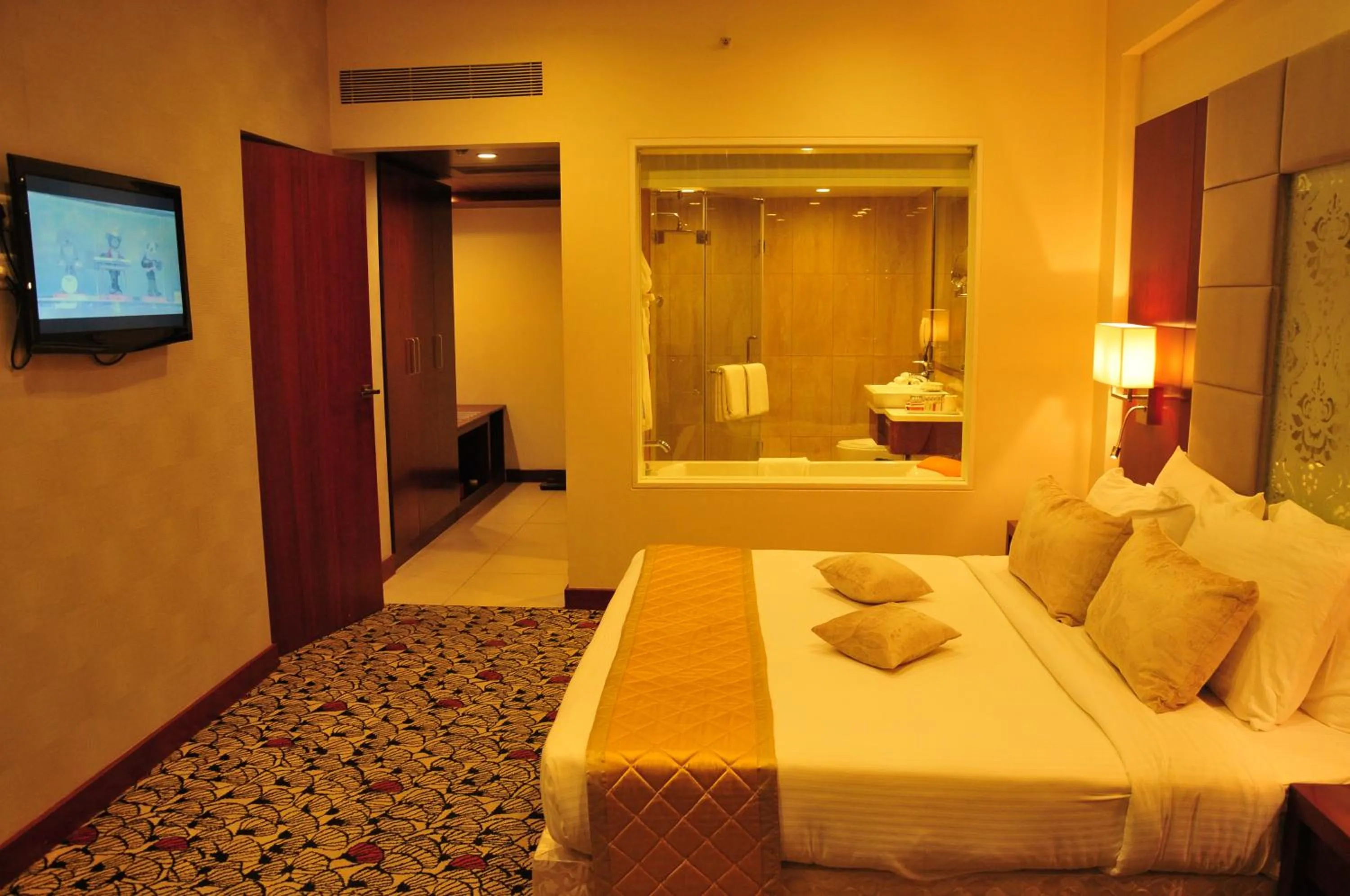 Bedroom, Bed in Ramoji Film City- Sitara Luxury Hotel