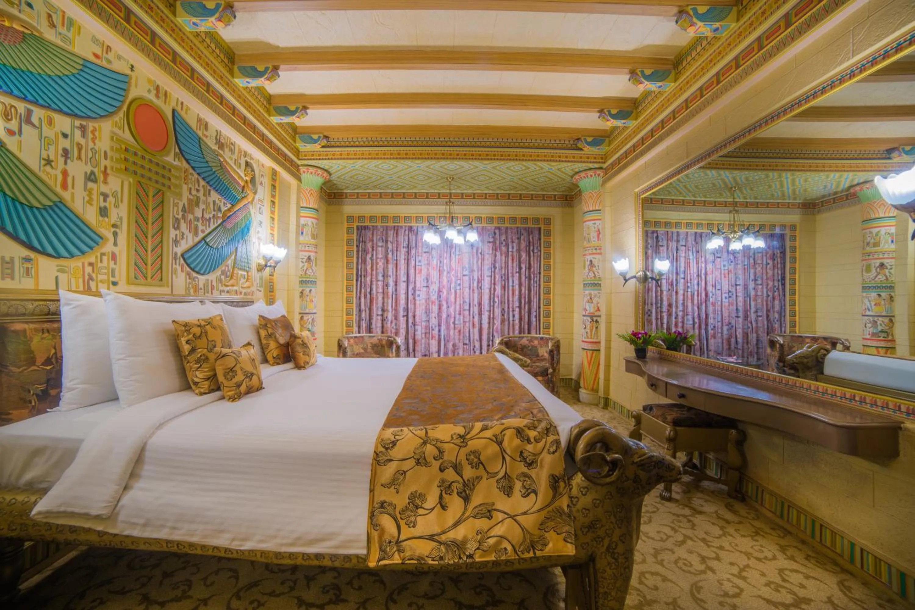 Bed in Ramoji Film City- Sitara Luxury Hotel