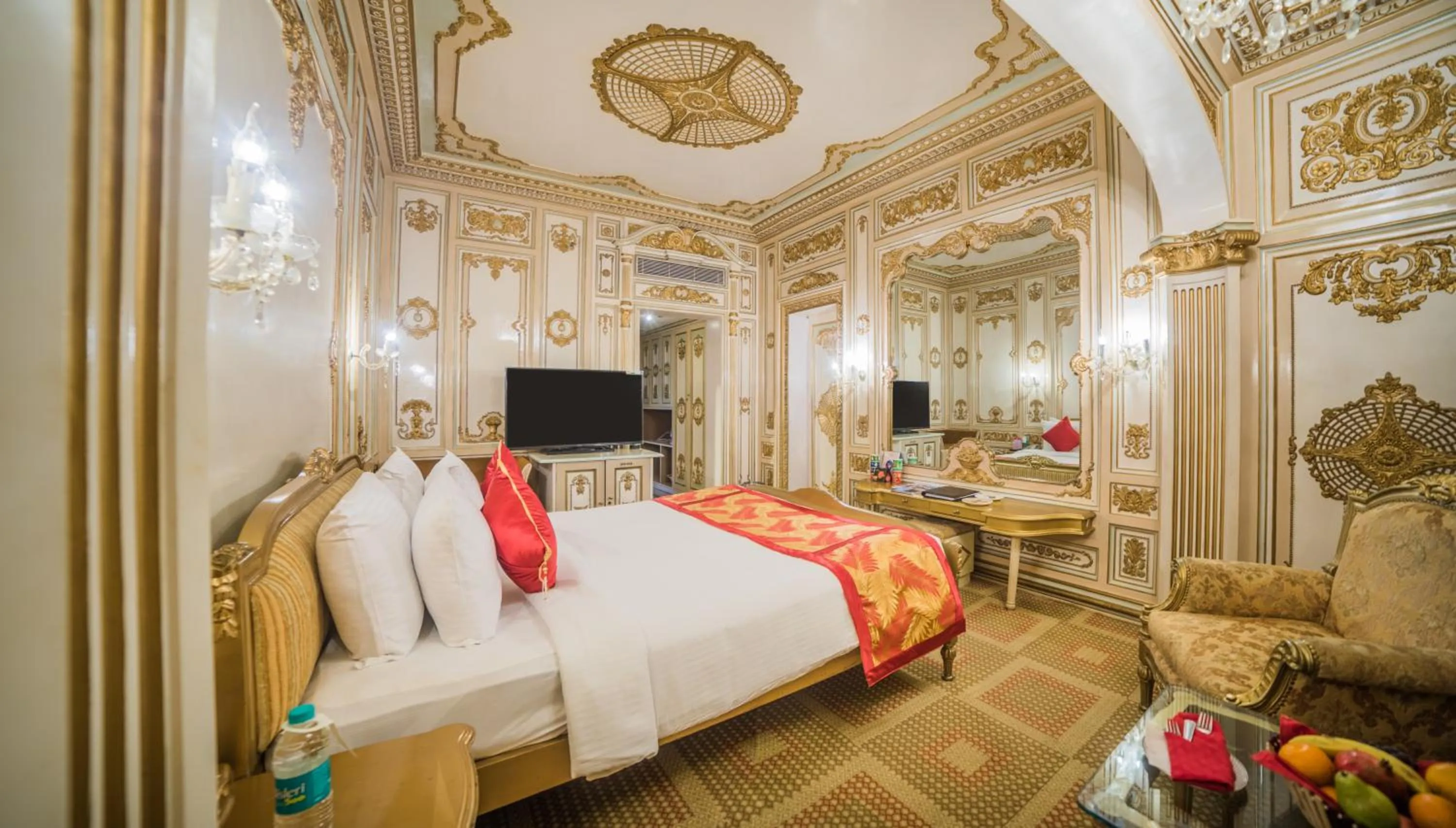 Bed in Ramoji Film City- Sitara Luxury Hotel