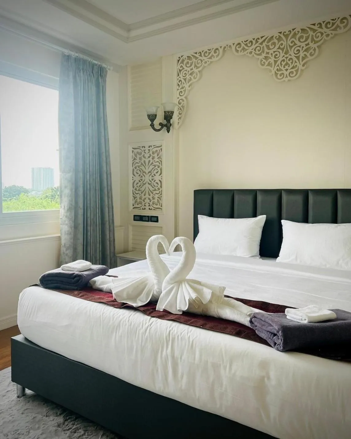 Bed in IP Plus Pool Villa Pattaya