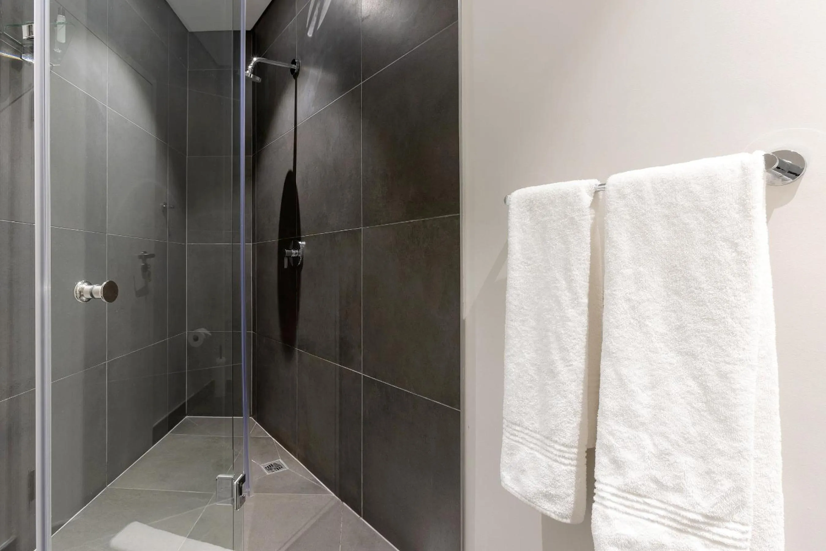 Axis Luxury Apartments by Century City Hotels