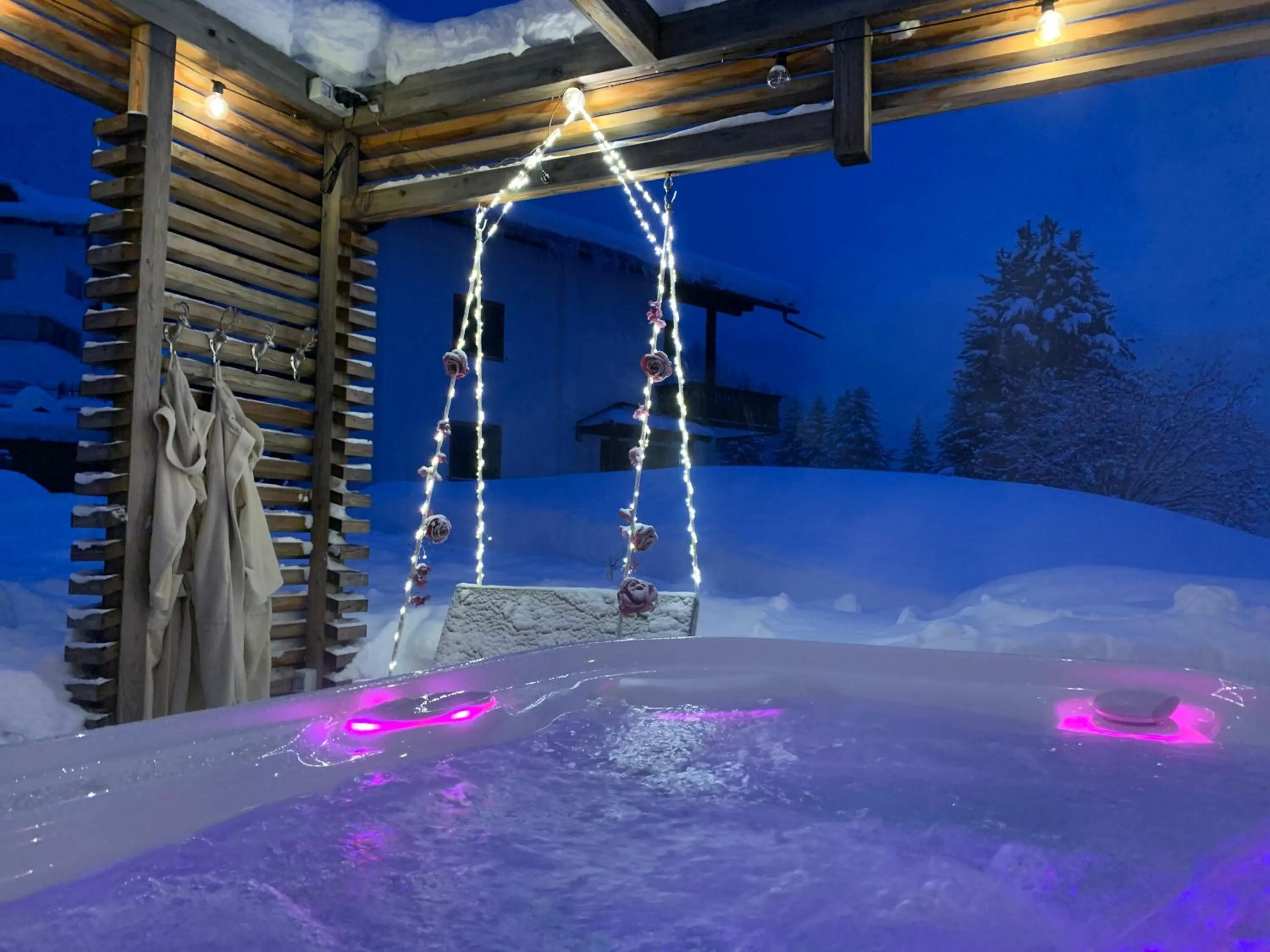 Hot Tub in Garnì Villa Erna