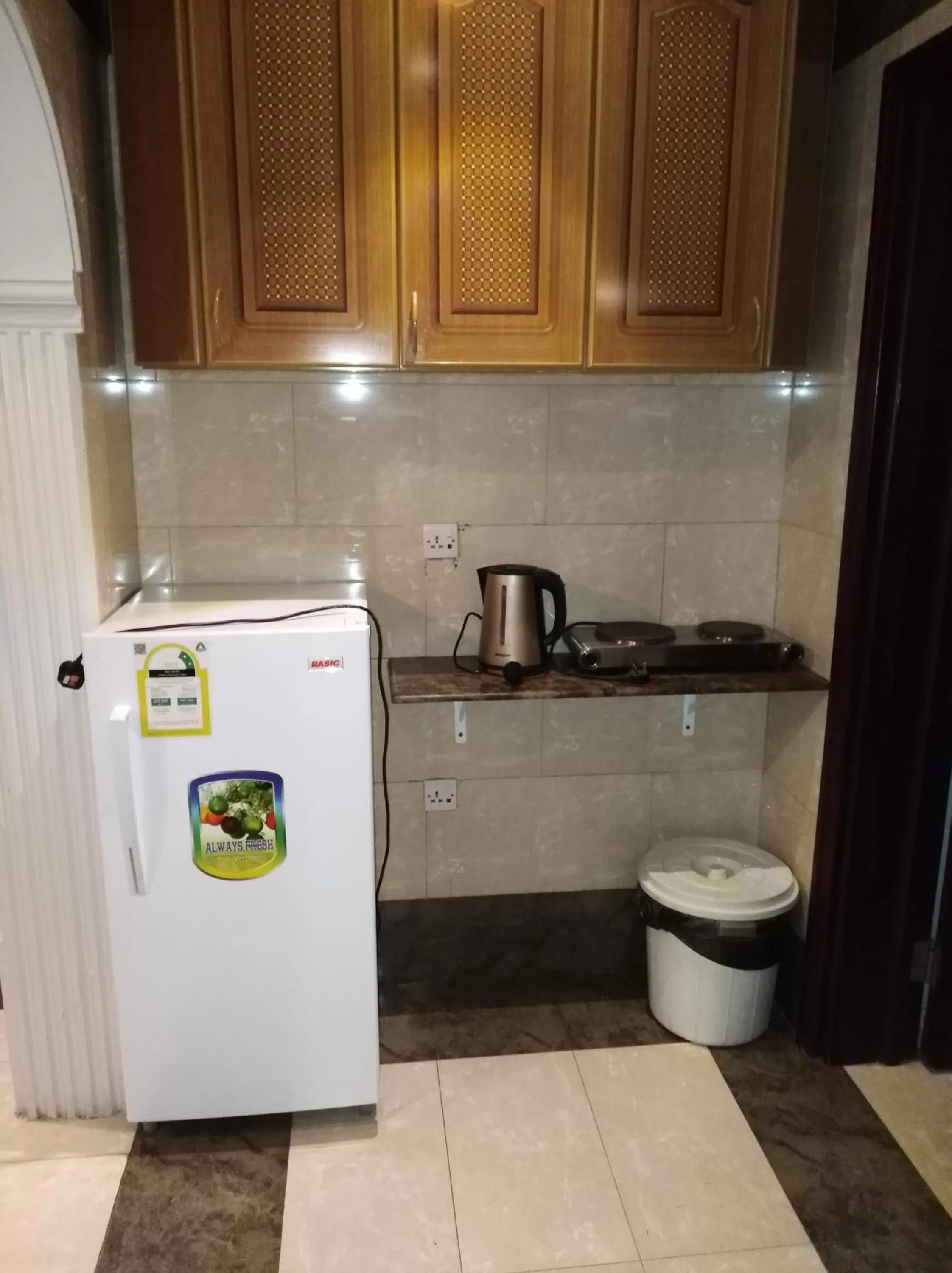 Coffee/tea facilities, Kitchen/Kitchenette in Mkani Apartment