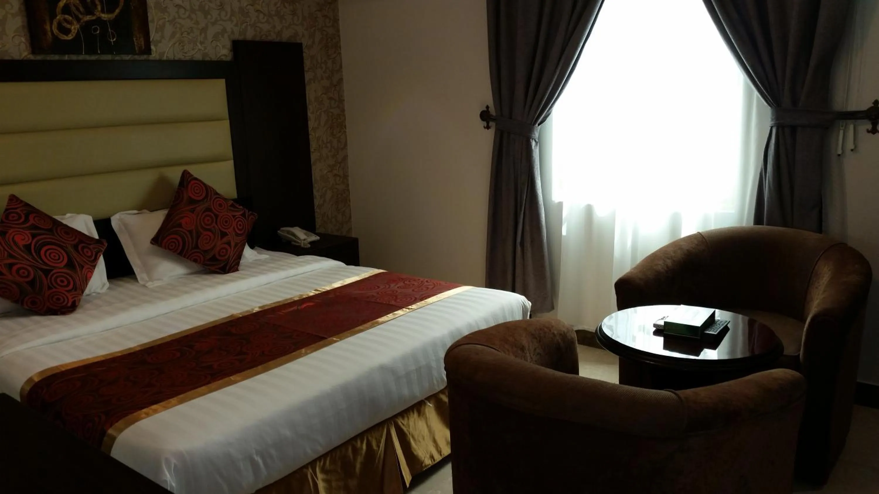 Bedroom, Bed in Mkani Apartment